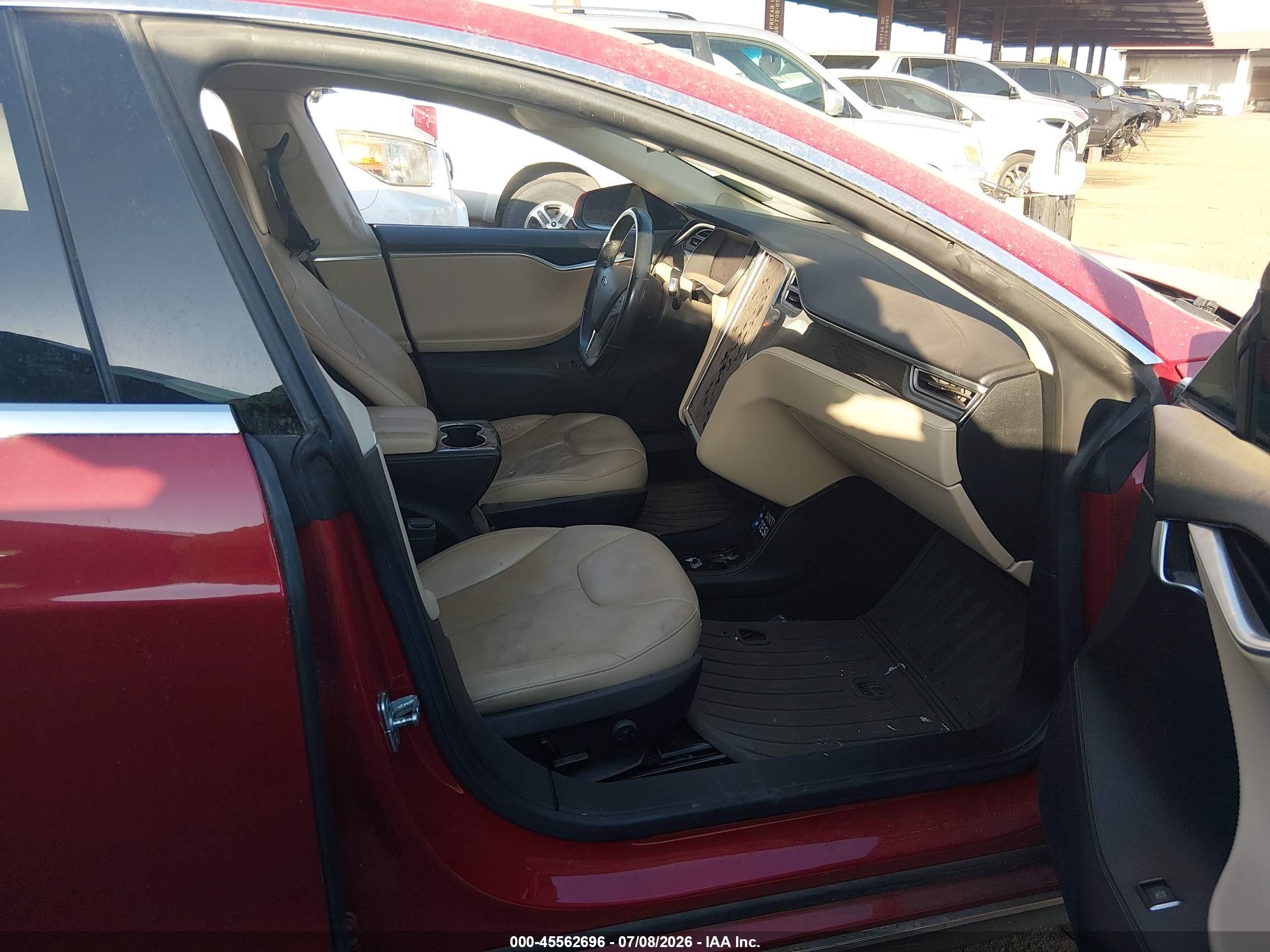 2014 Tesla Model S P85 Красный vin: 5YJSA1H11EFP45017