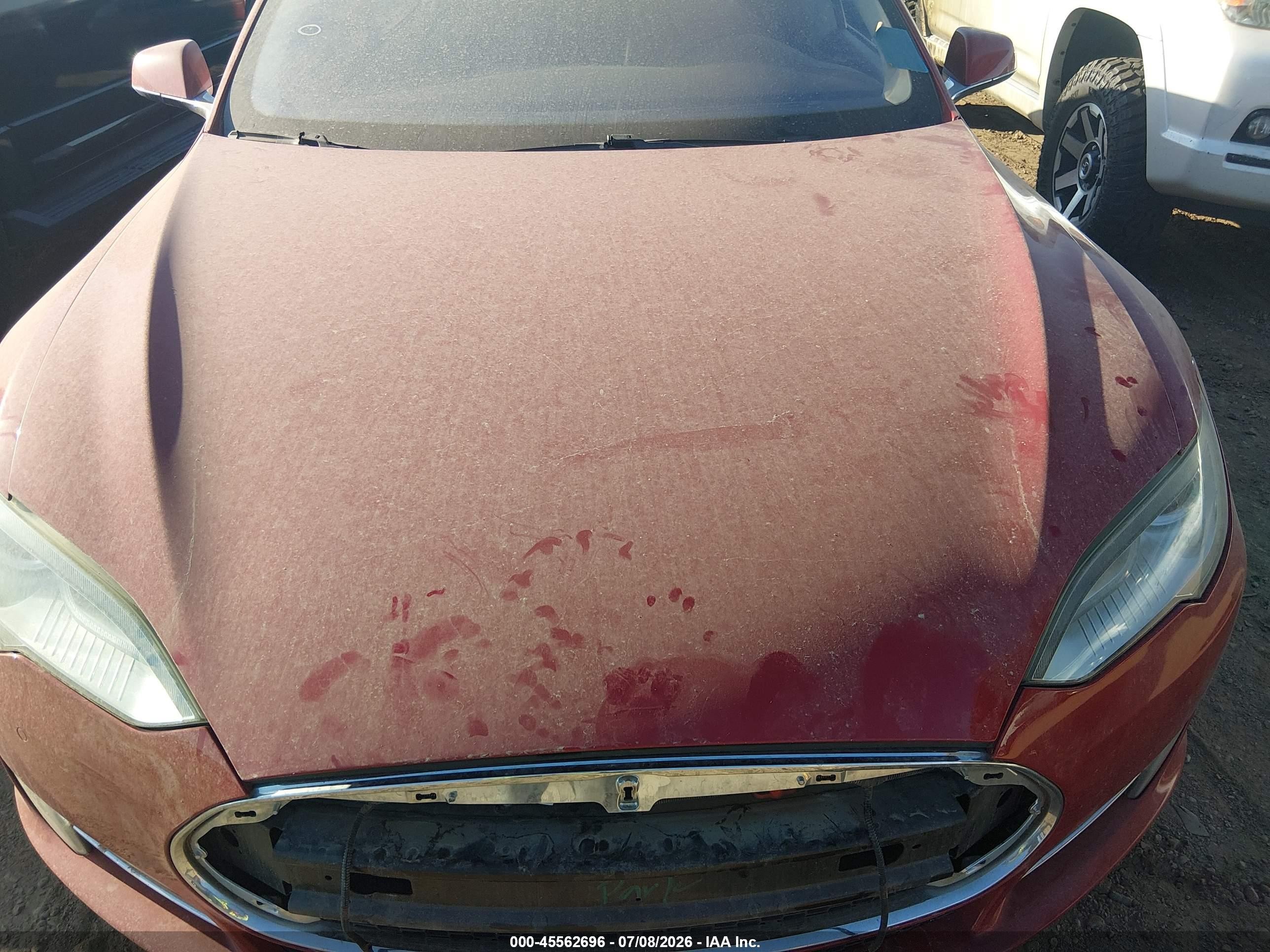 2014 Tesla Model S P85 Красный vin: 5YJSA1H11EFP45017