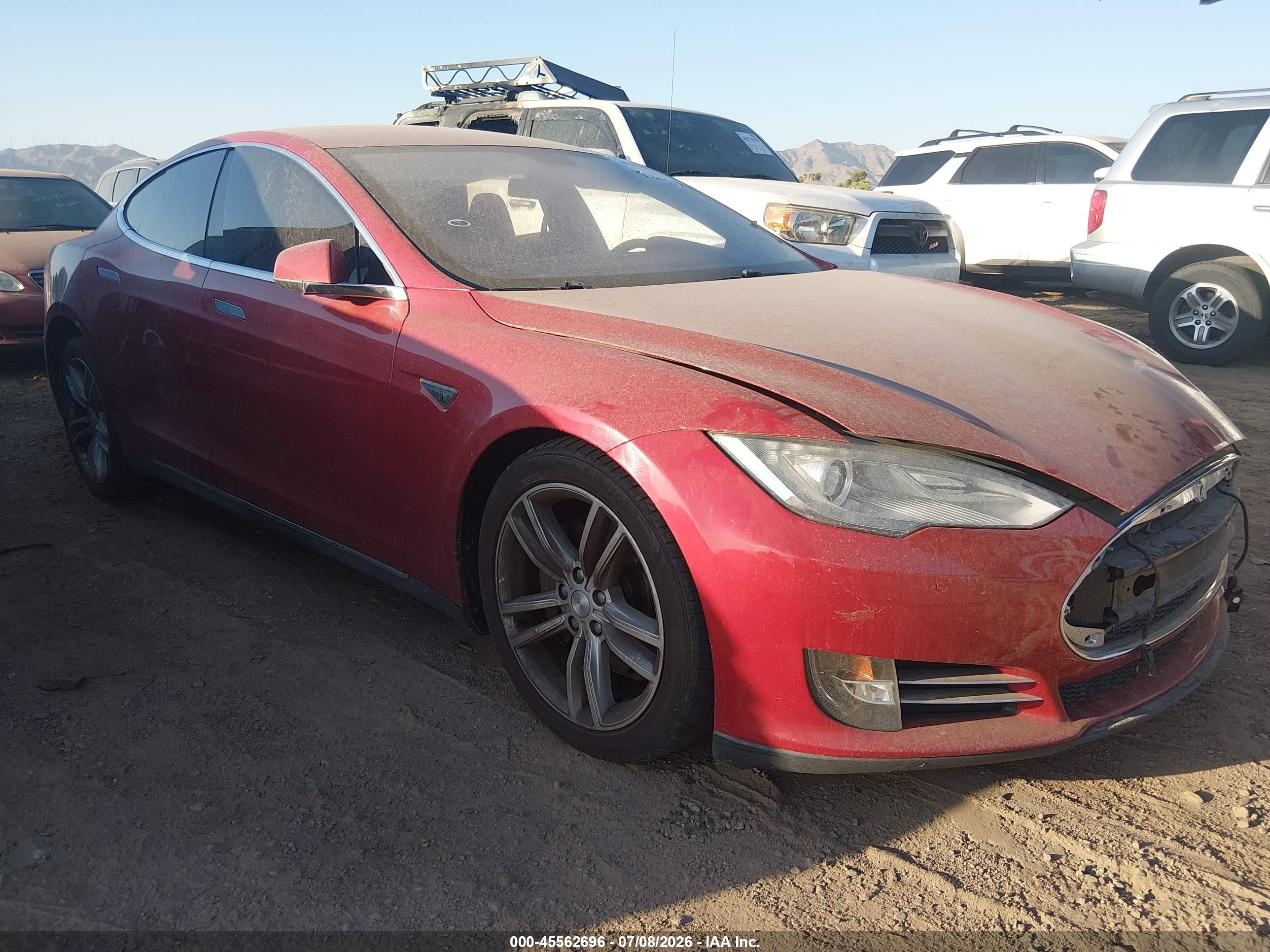 2014 Tesla Model S P85 Красный vin: 5YJSA1H11EFP45017