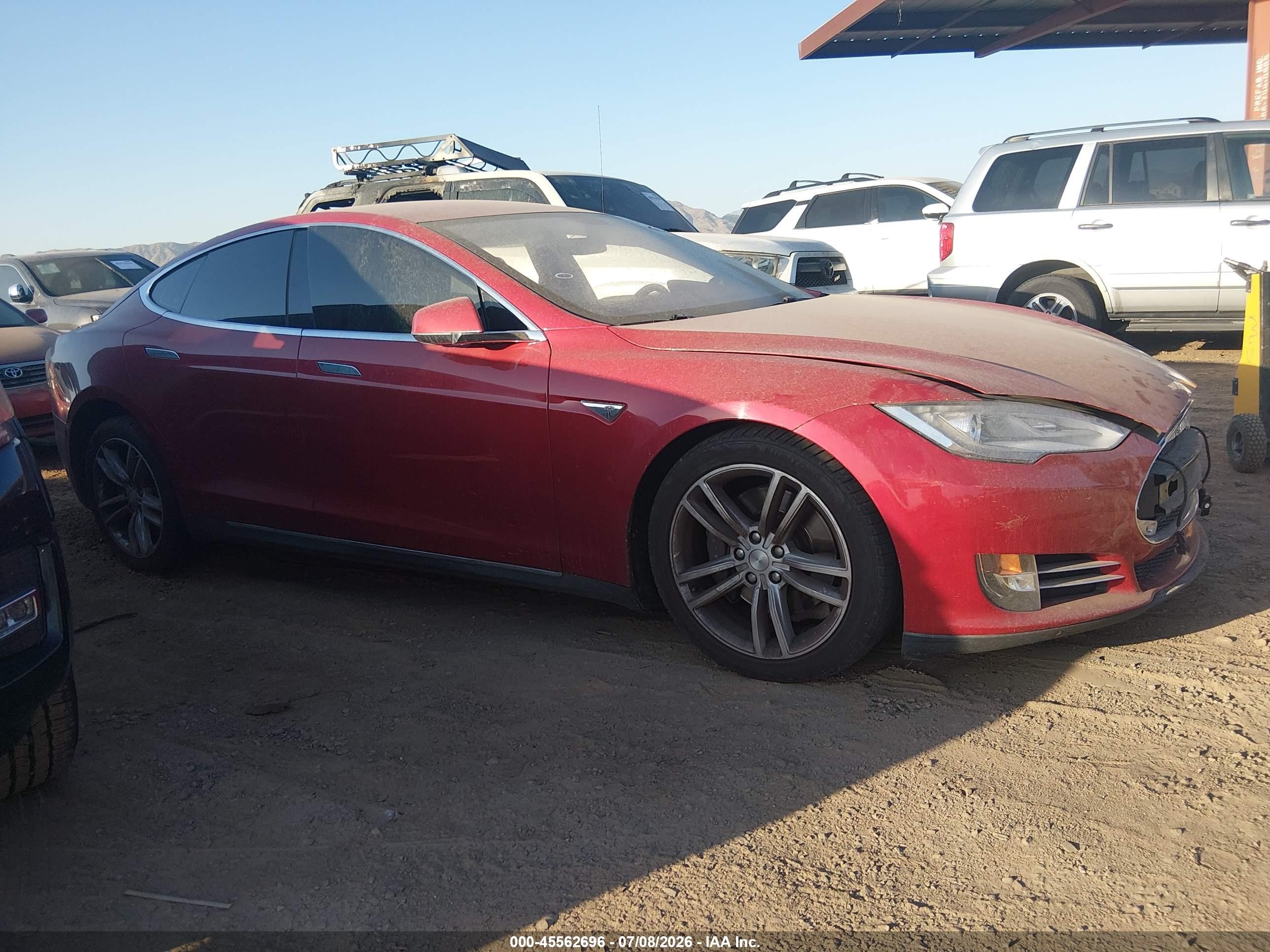 2014 Tesla Model S P85 Красный vin: 5YJSA1H11EFP45017
