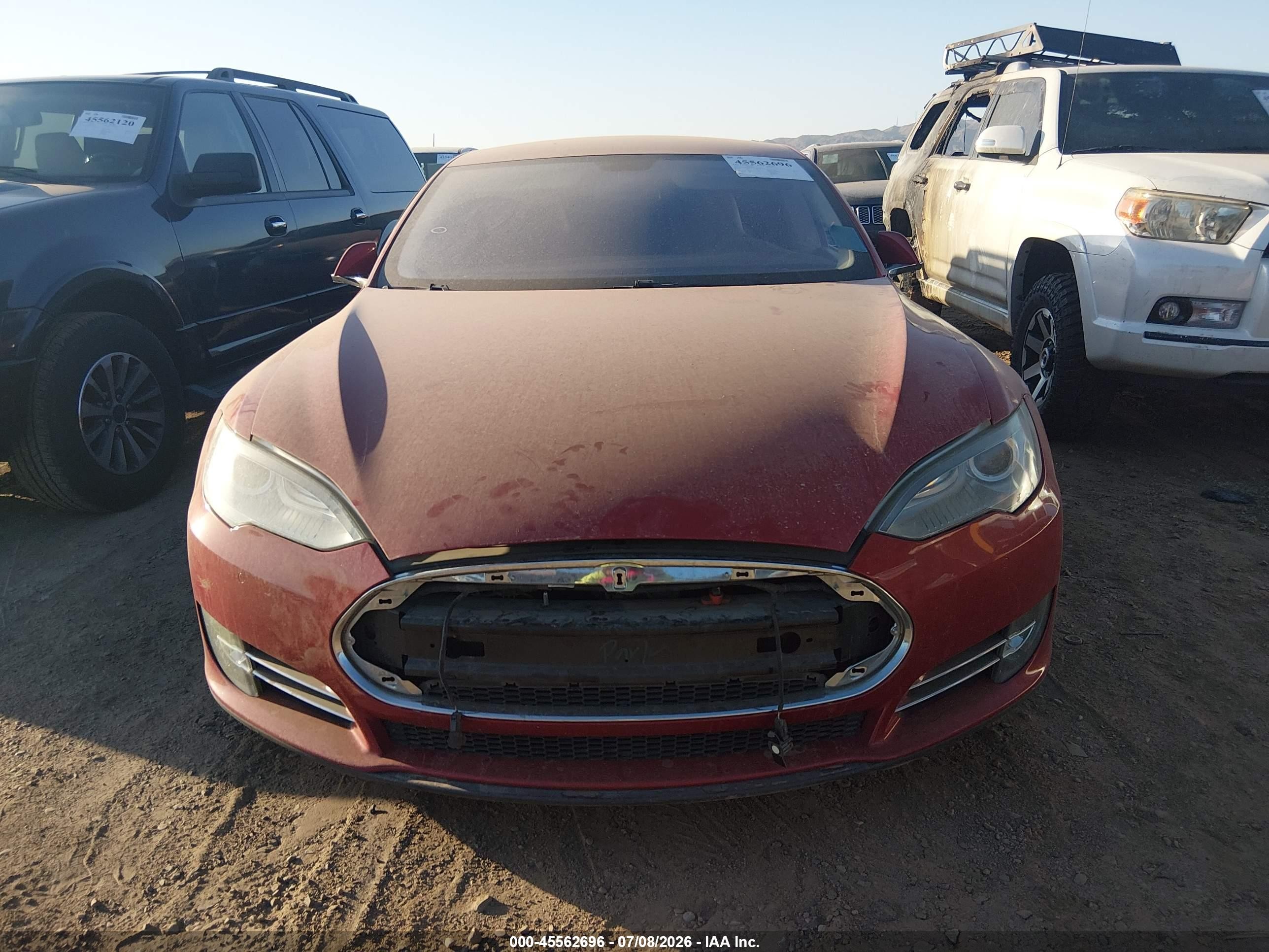 2014 Tesla Model S P85 Красный vin: 5YJSA1H11EFP45017