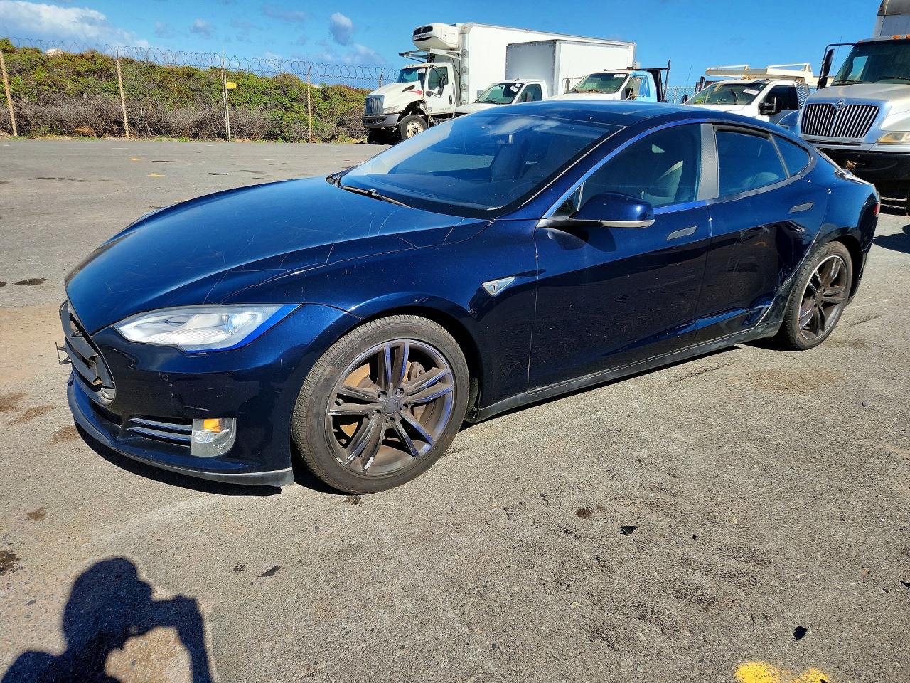 2014 Tesla Model S Black vin: 5YJSA1H11EFP48094