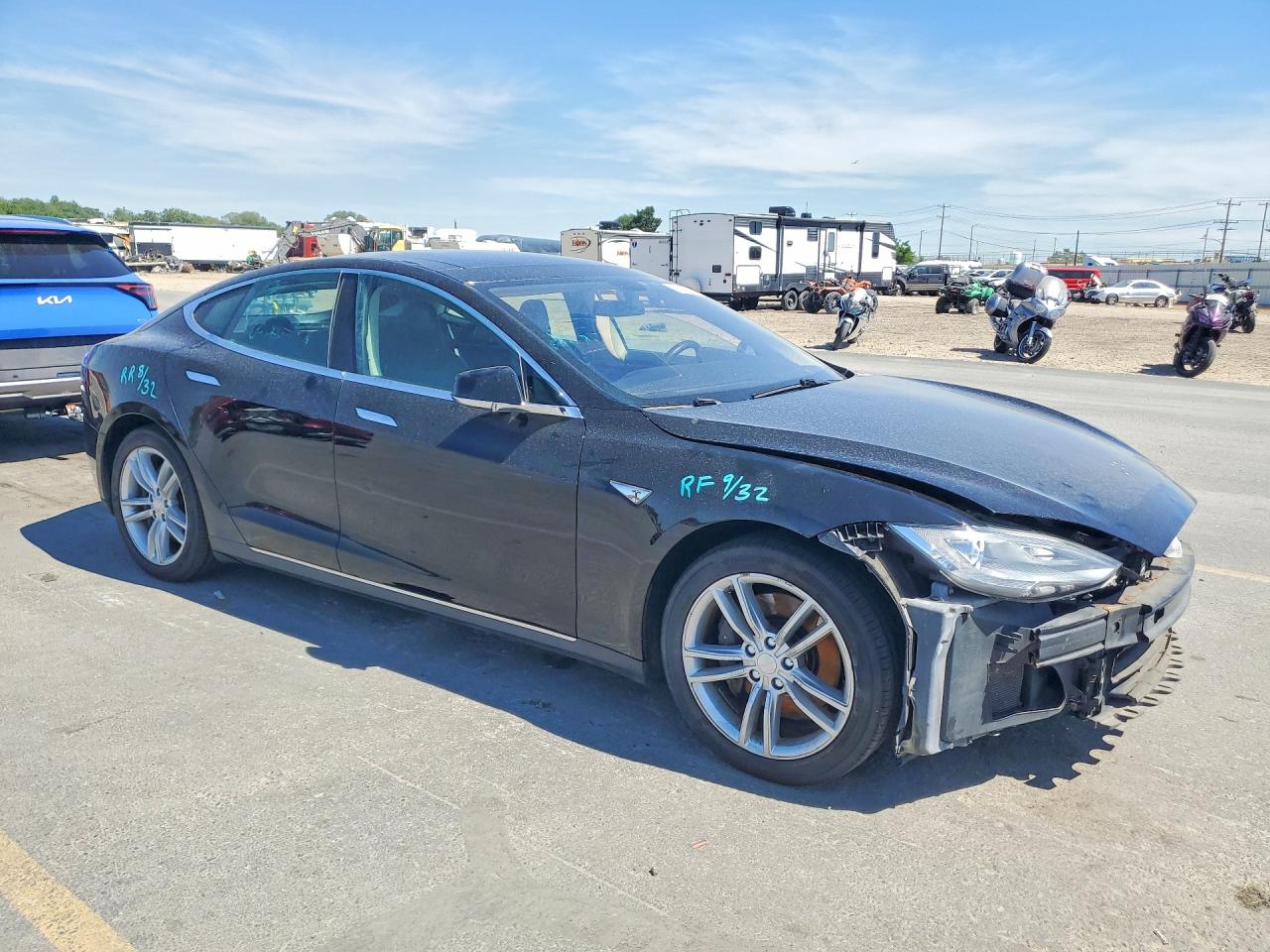 2014 Tesla Model S Black vin: 5YJSA1H12EFP35855