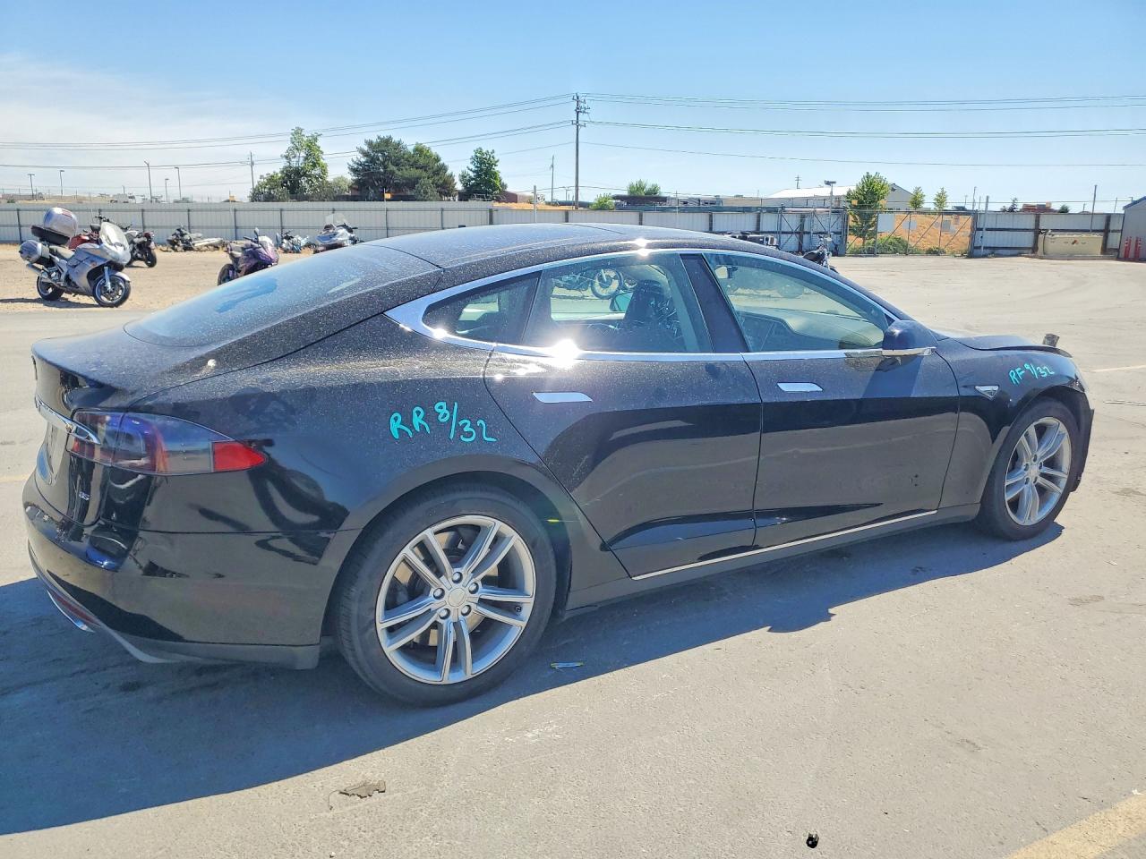 2014 Tesla Model S Black vin: 5YJSA1H12EFP35855
