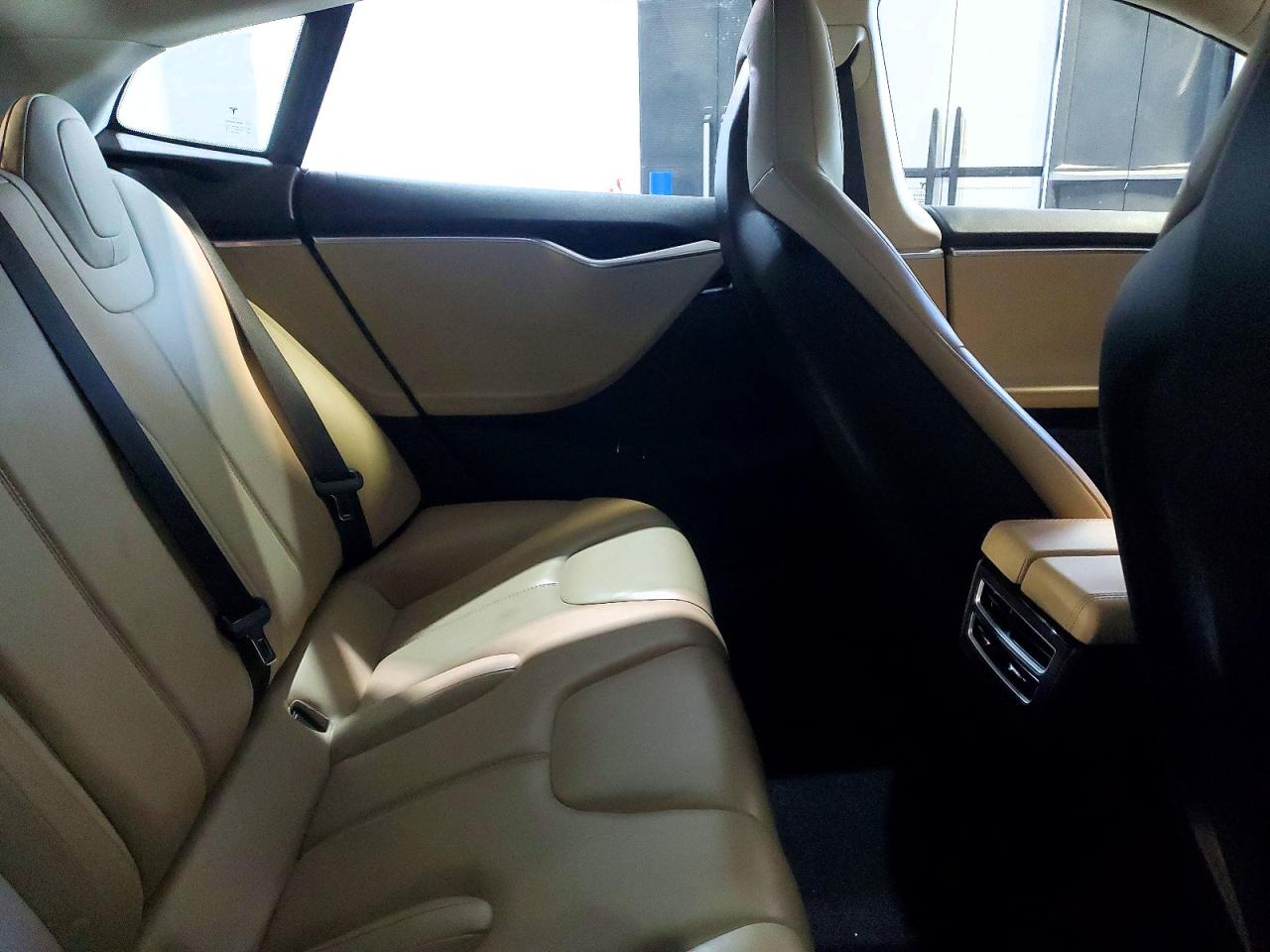 2014 Tesla Model S White vin: 5YJSA1H12EFP45883