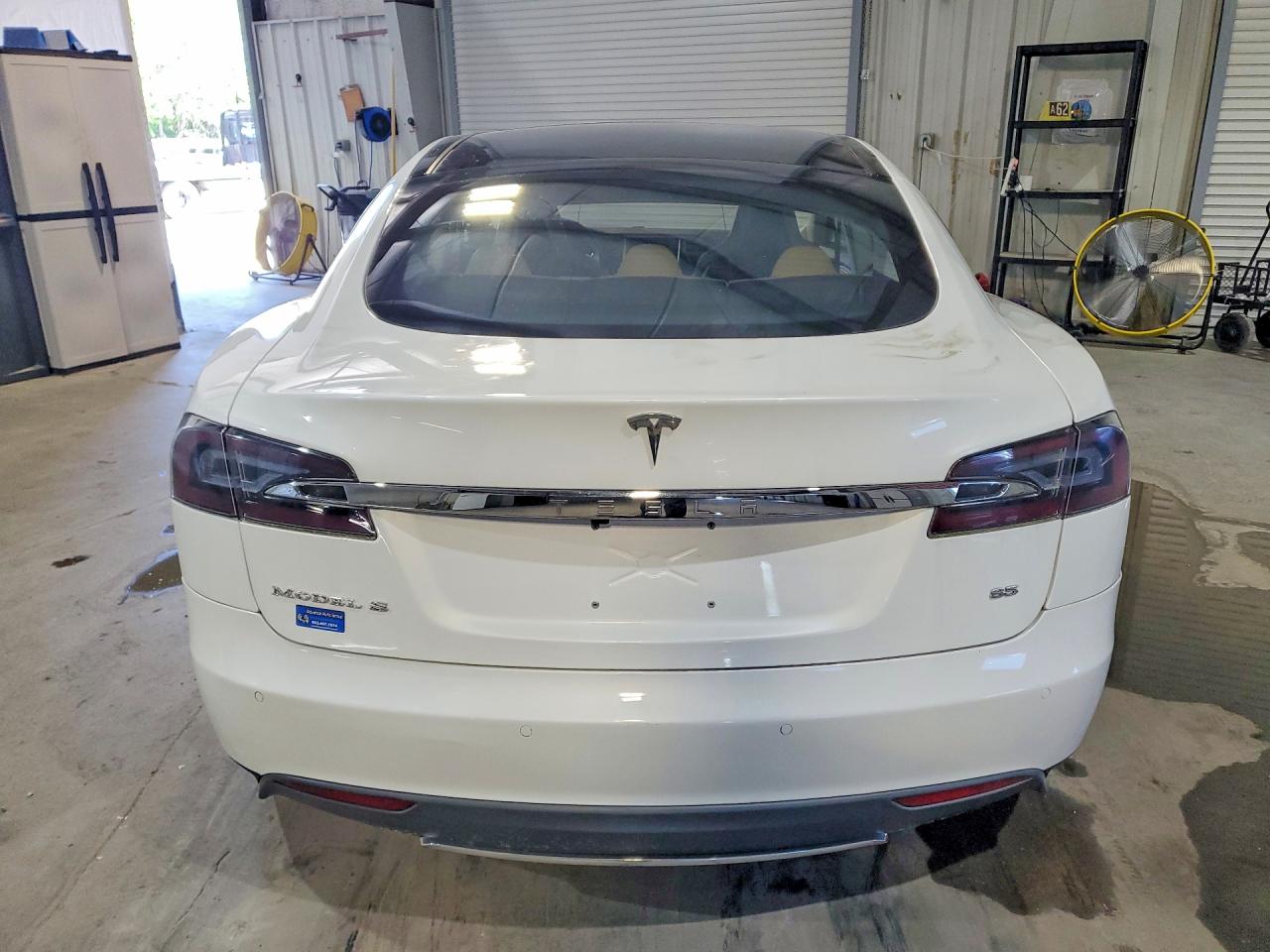 2014 Tesla Model S White vin: 5YJSA1H12EFP45883