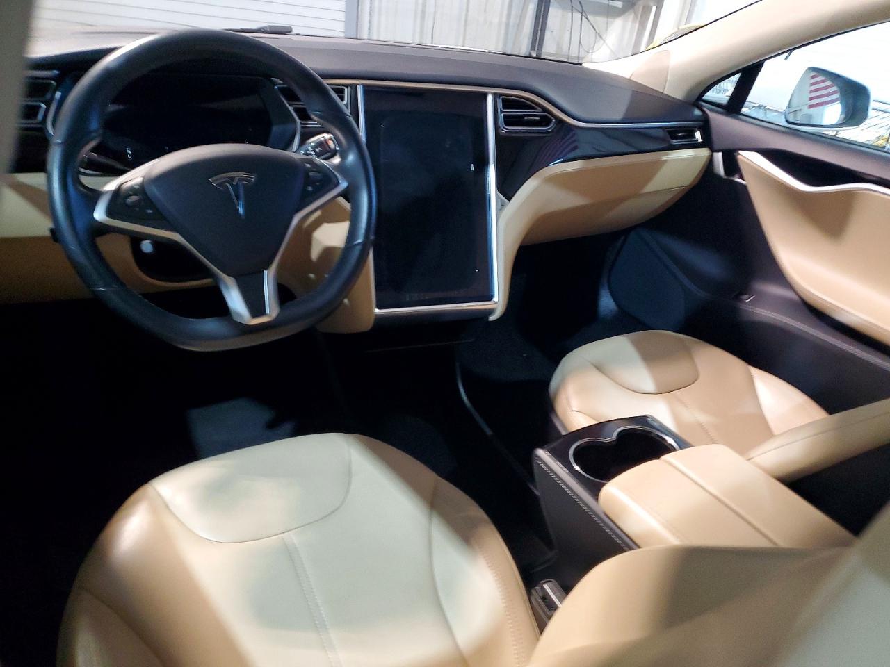 2014 Tesla Model S White vin: 5YJSA1H12EFP45883