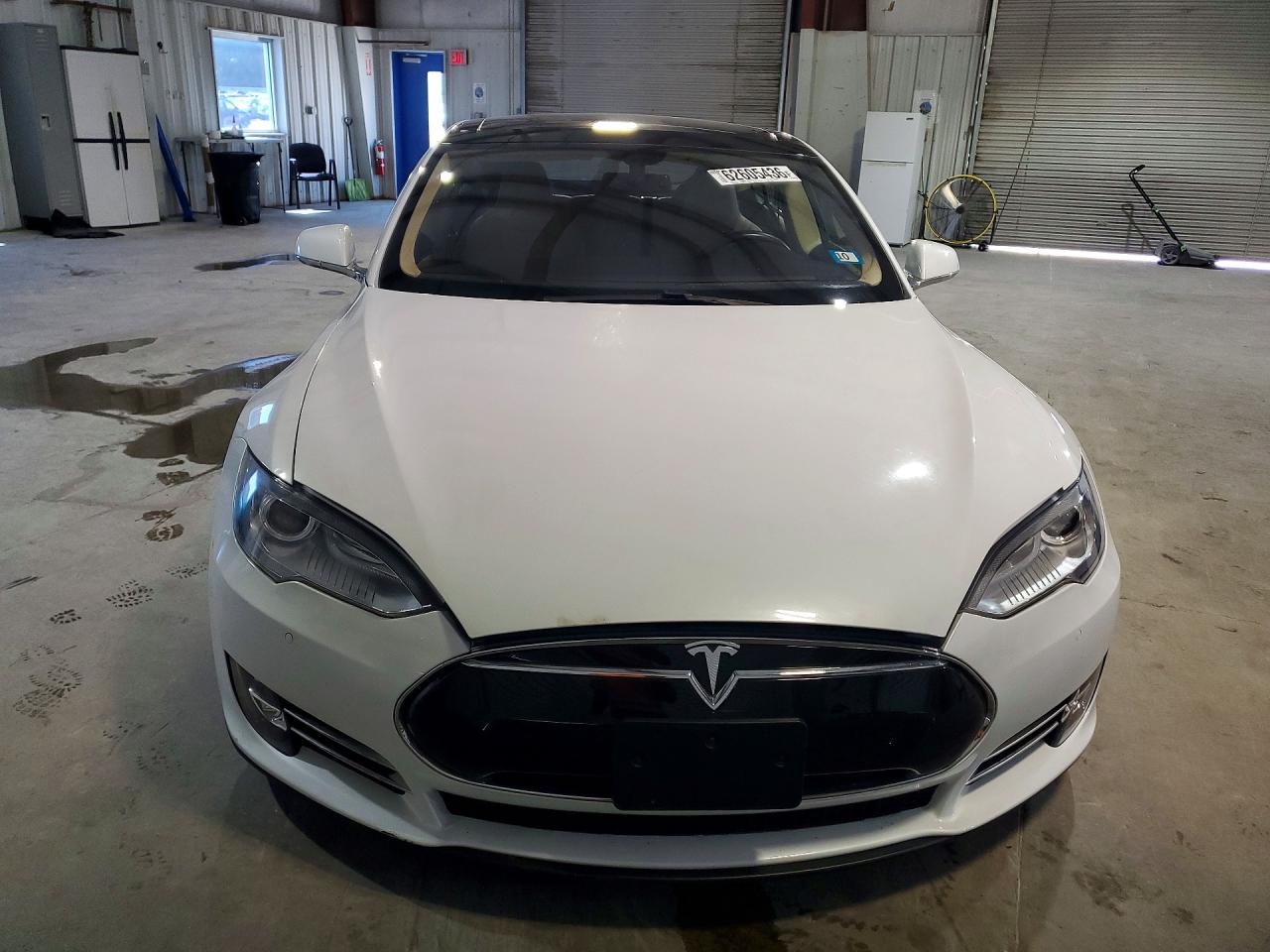 2014 Tesla Model S White vin: 5YJSA1H12EFP45883