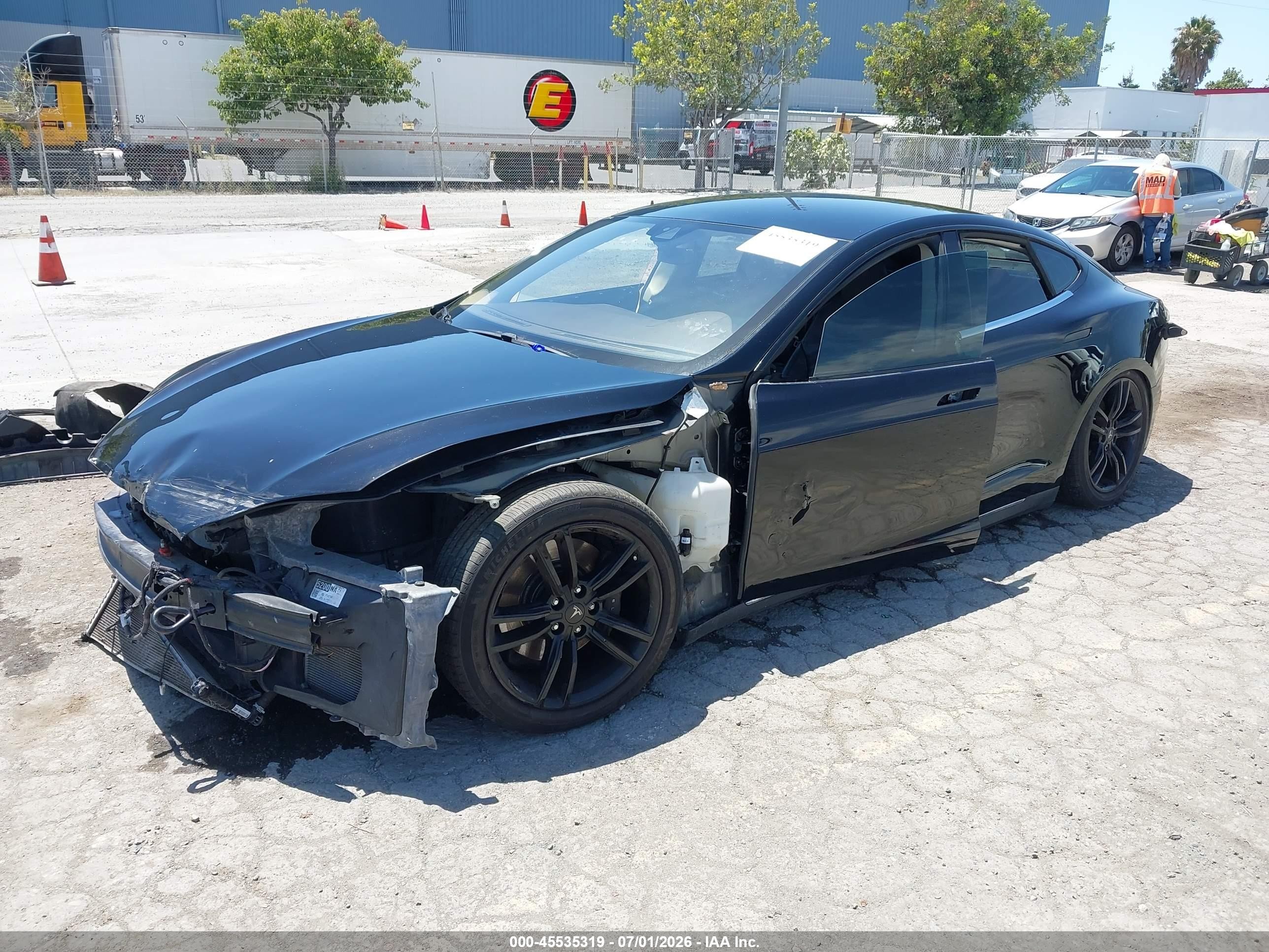2014 Tesla Model S P85 Черный vin: 5YJSA1H12EFP54115