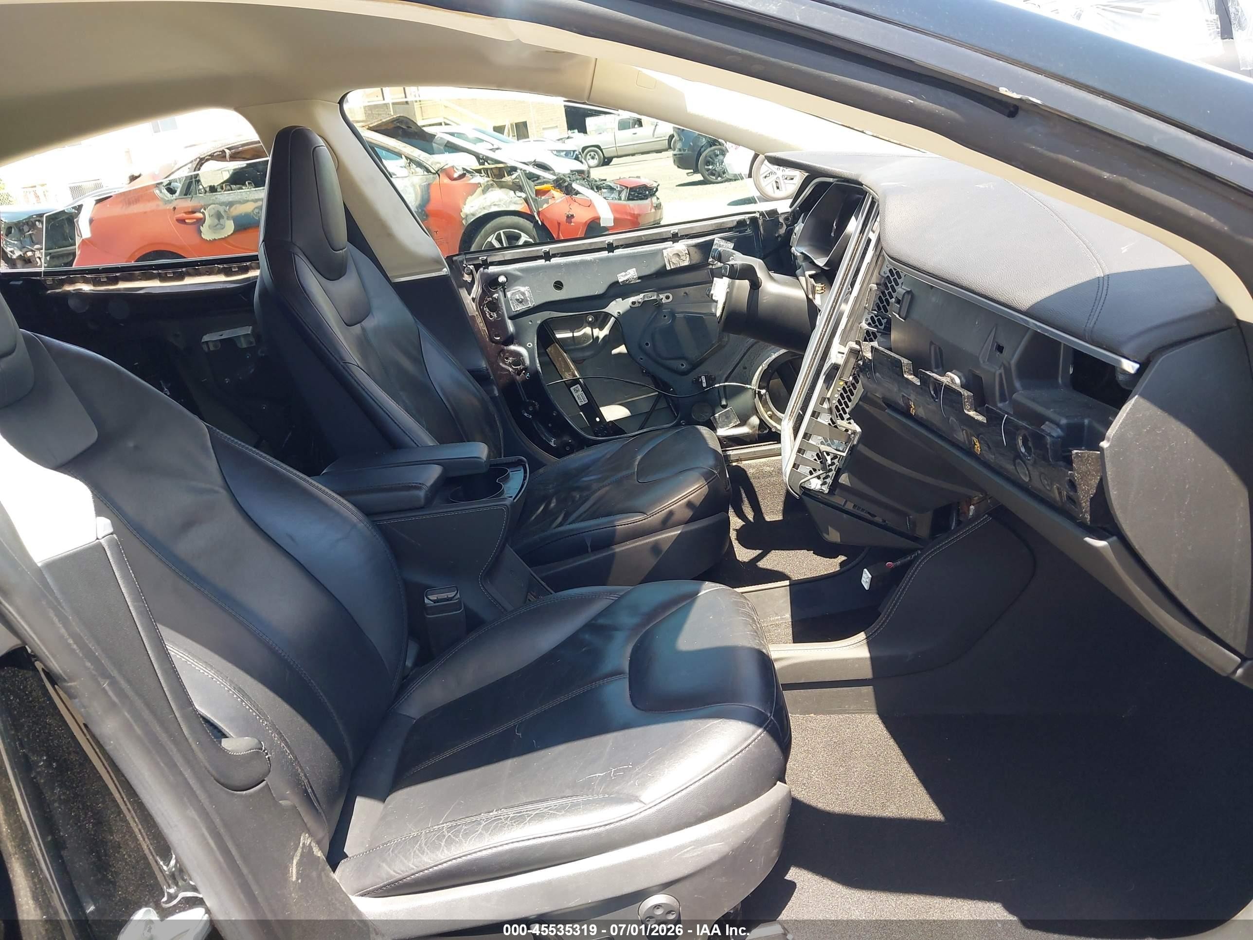 2014 Tesla Model S P85 Черный vin: 5YJSA1H12EFP54115