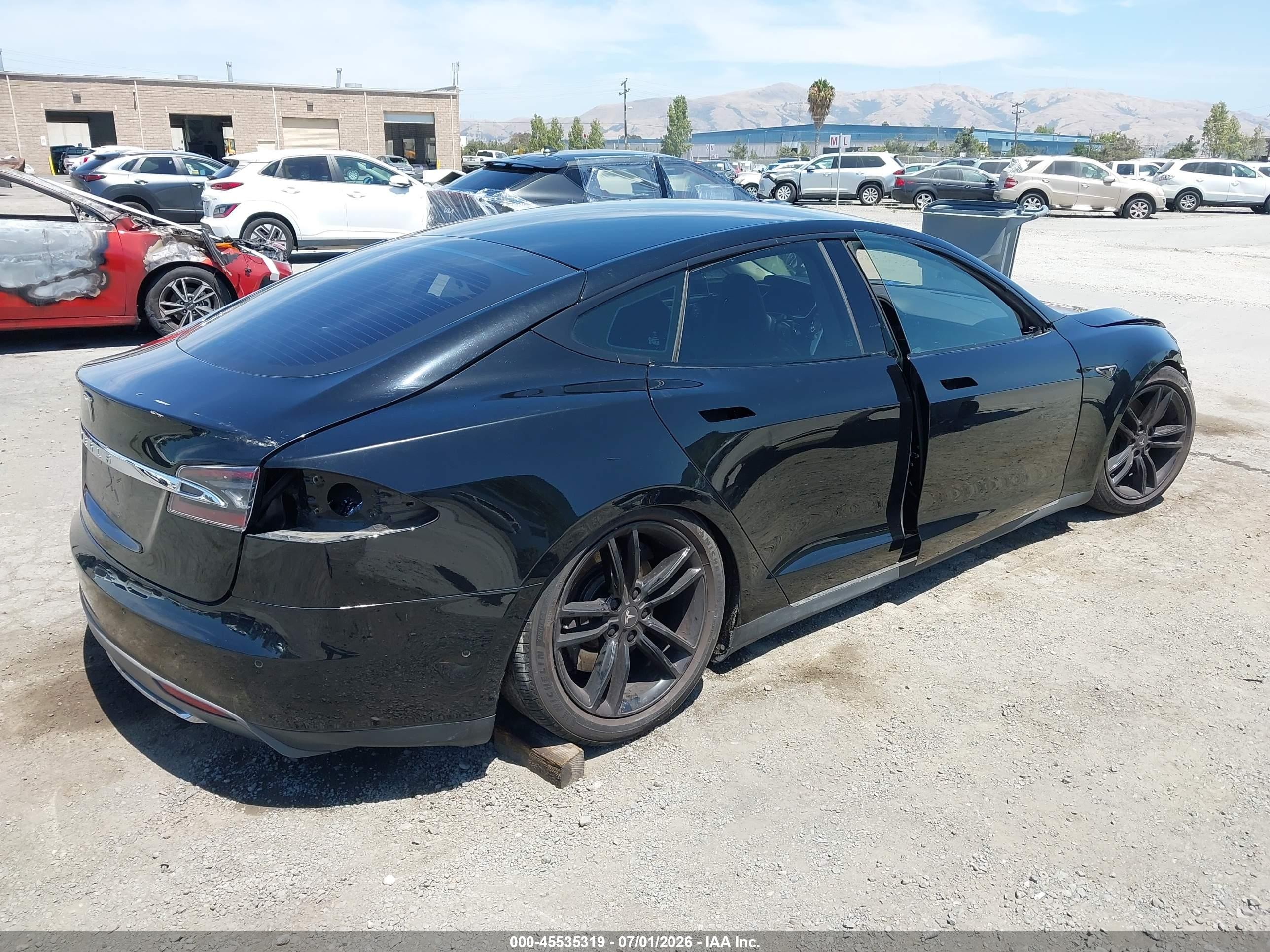 2014 Tesla Model S P85 Черный vin: 5YJSA1H12EFP54115