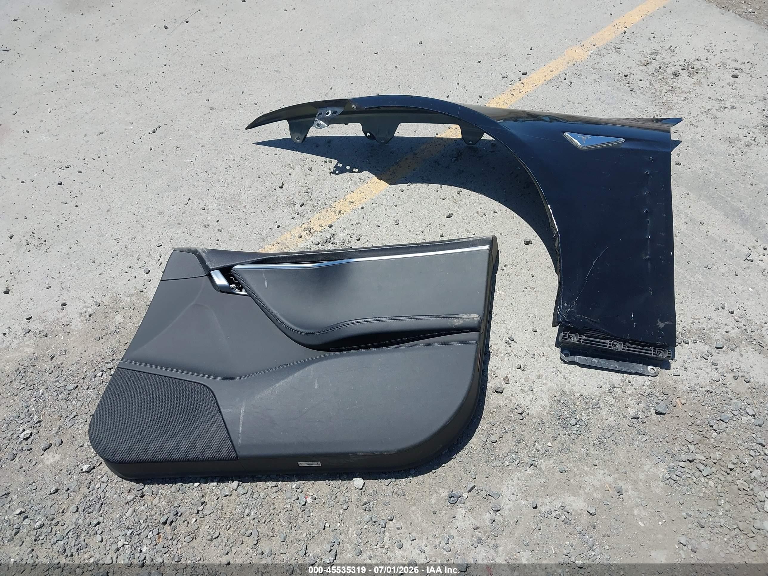 2014 Tesla Model S P85 Черный vin: 5YJSA1H12EFP54115