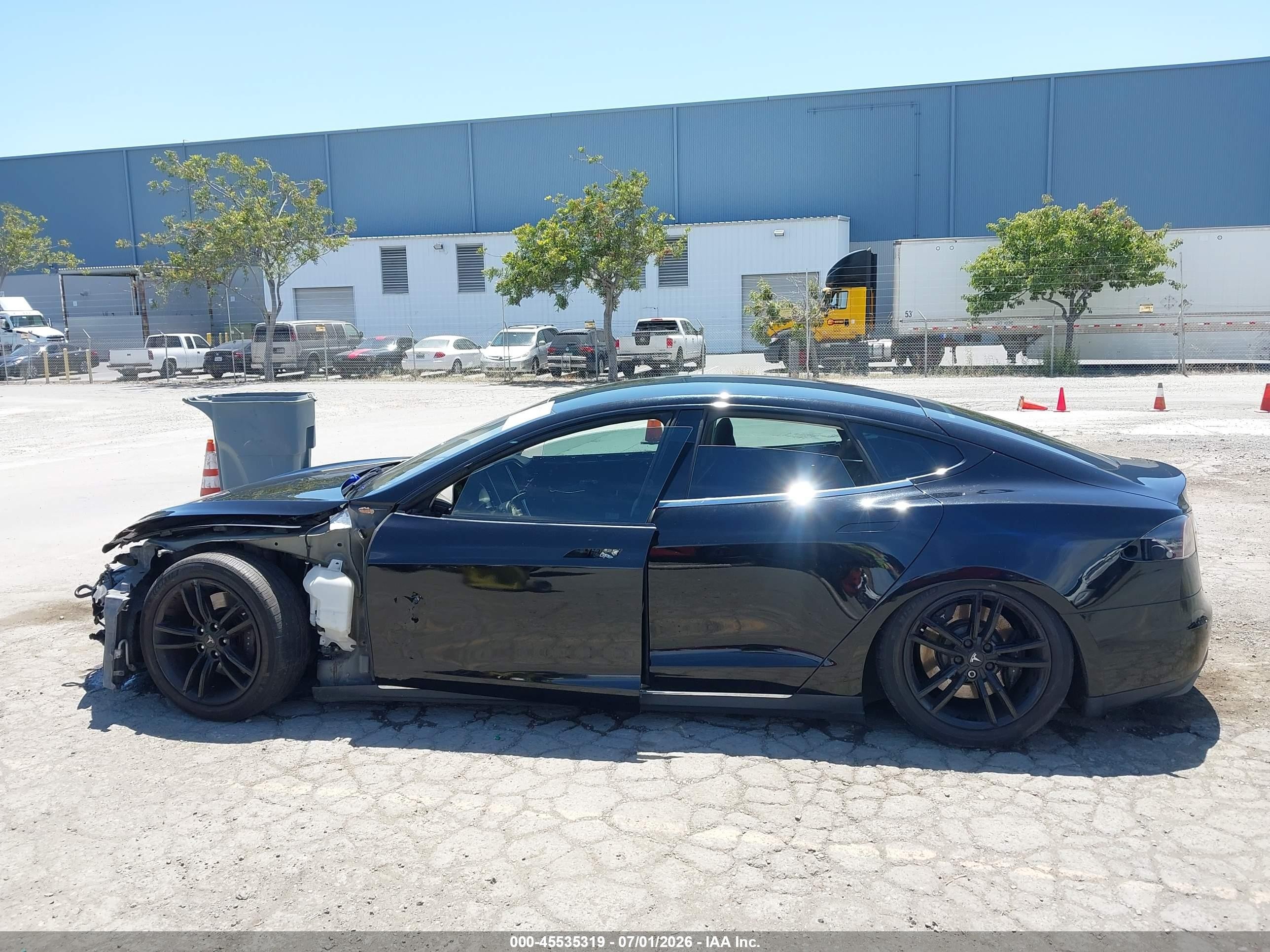 2014 Tesla Model S P85 Черный vin: 5YJSA1H12EFP54115