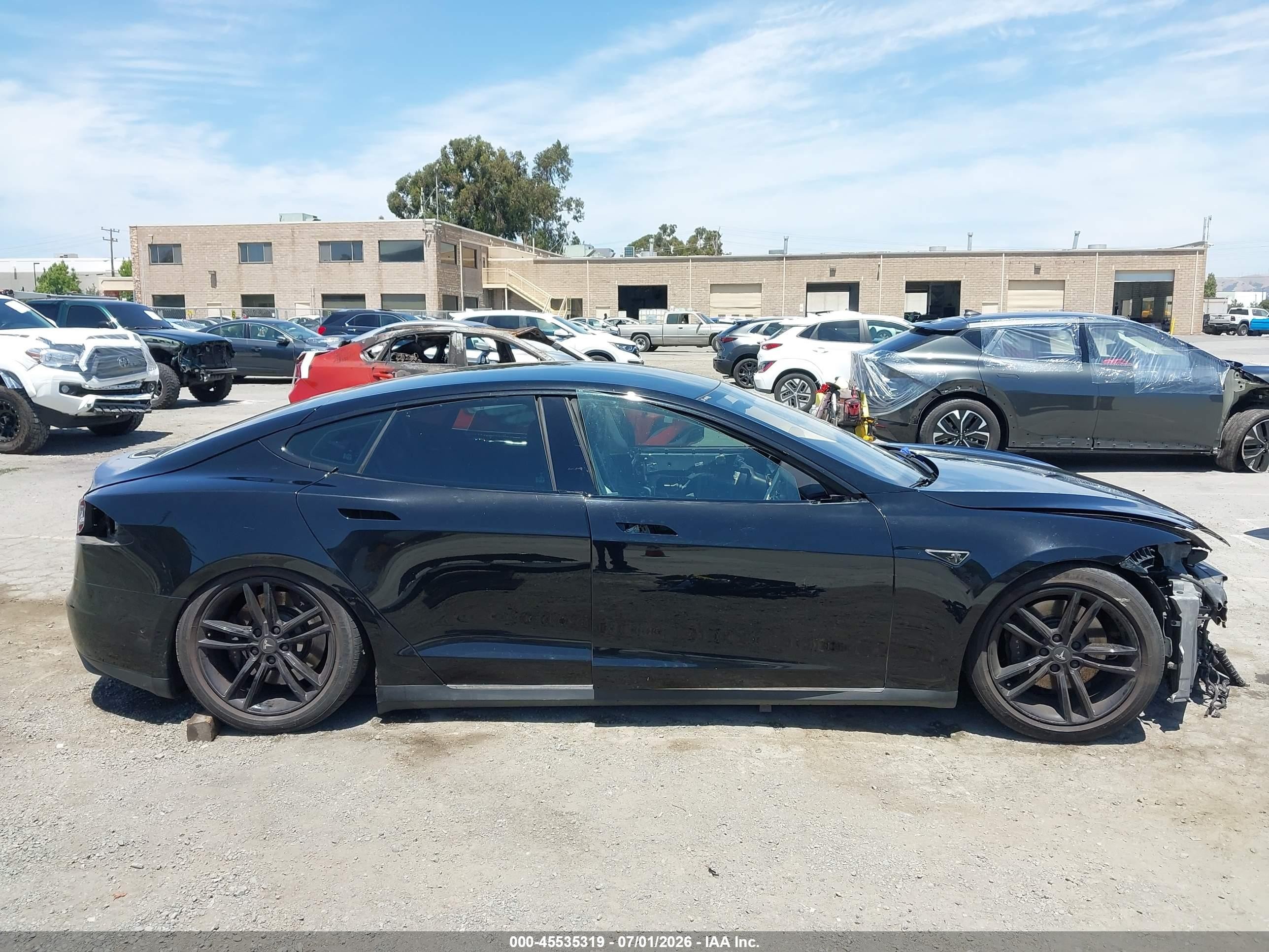 2014 Tesla Model S P85 Черный vin: 5YJSA1H12EFP54115