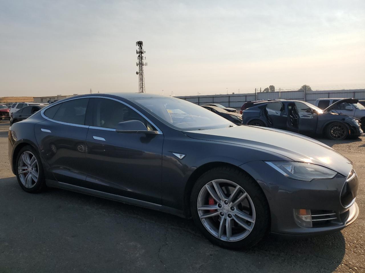 2014 Tesla Model S Gray vin: 5YJSA1H12EFP60545