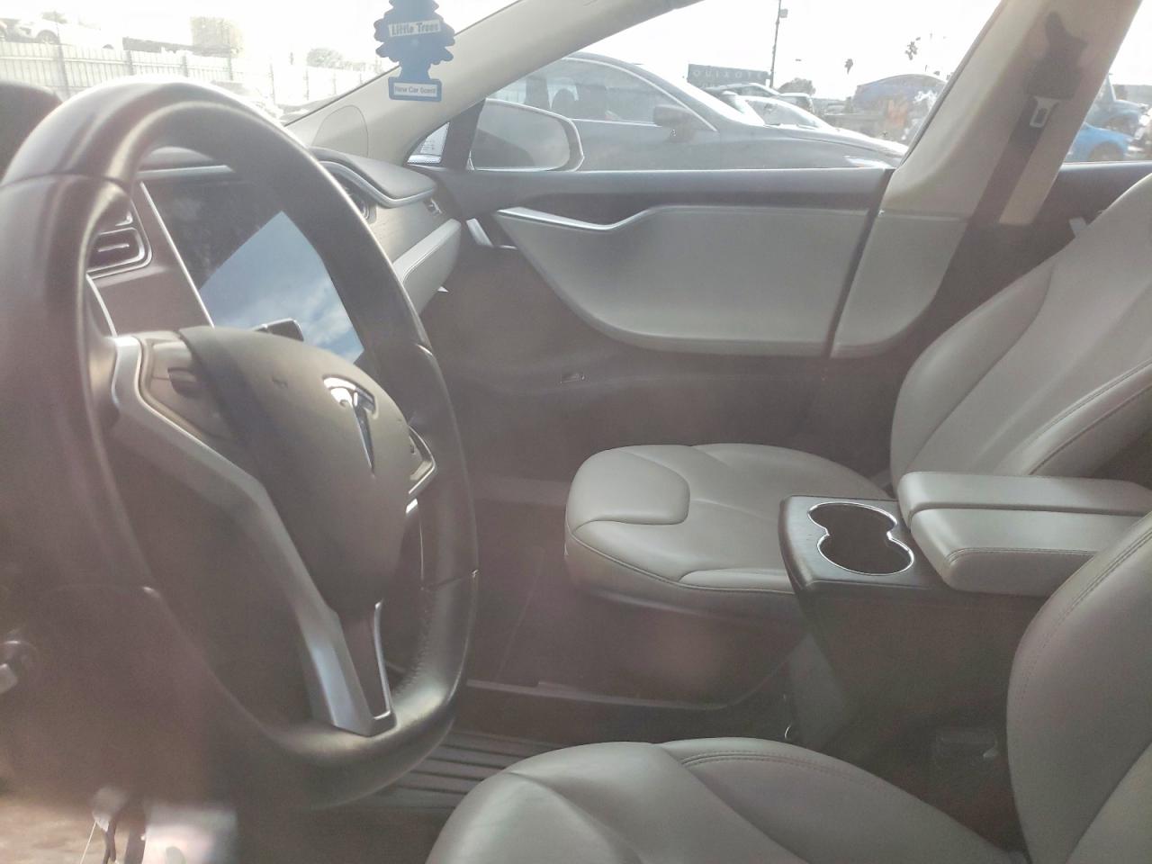 2014 Tesla Model S Silver vin: 5YJSA1H12EFP63896