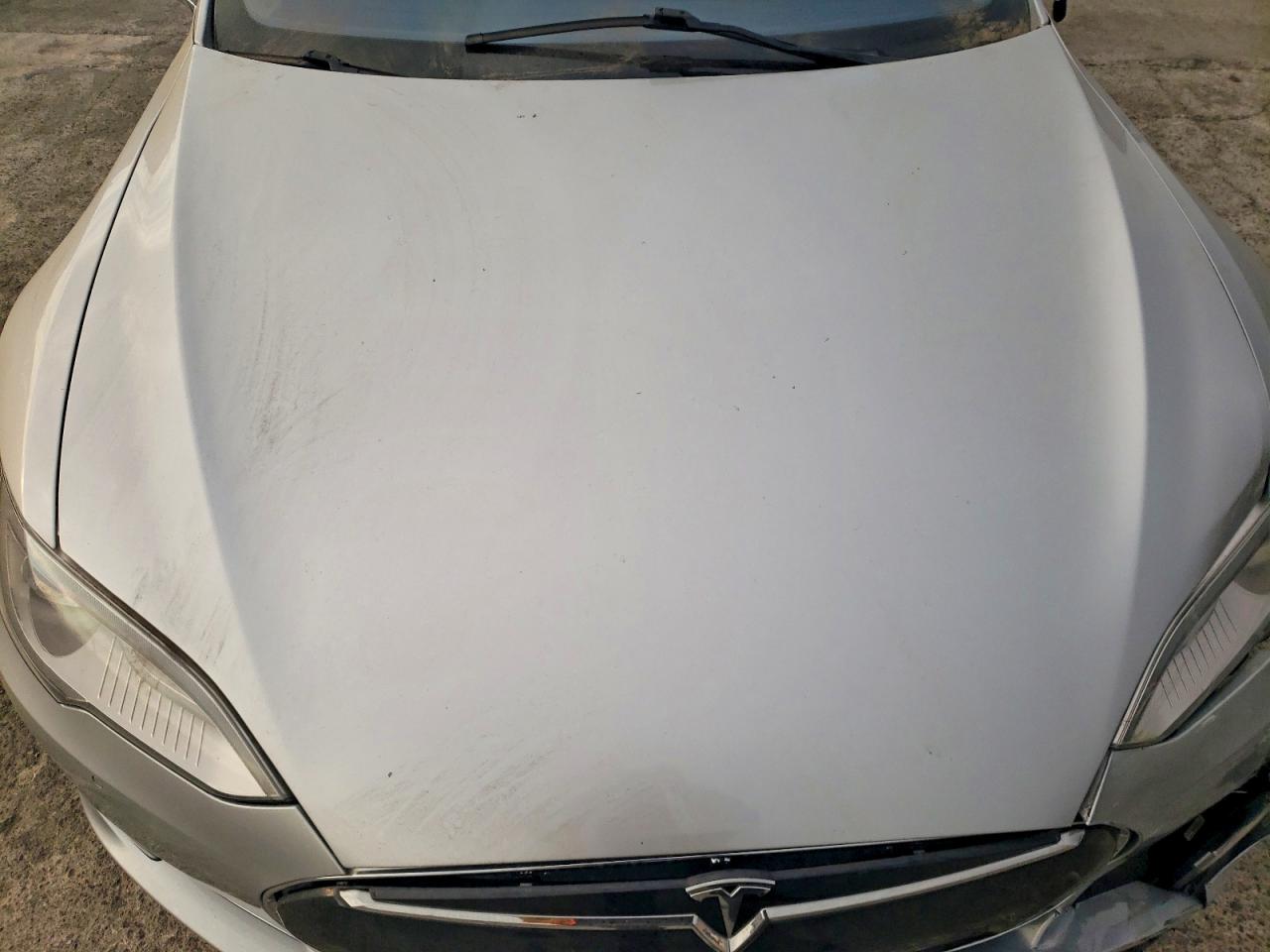 2014 Tesla Model S Silver vin: 5YJSA1H12EFP63896