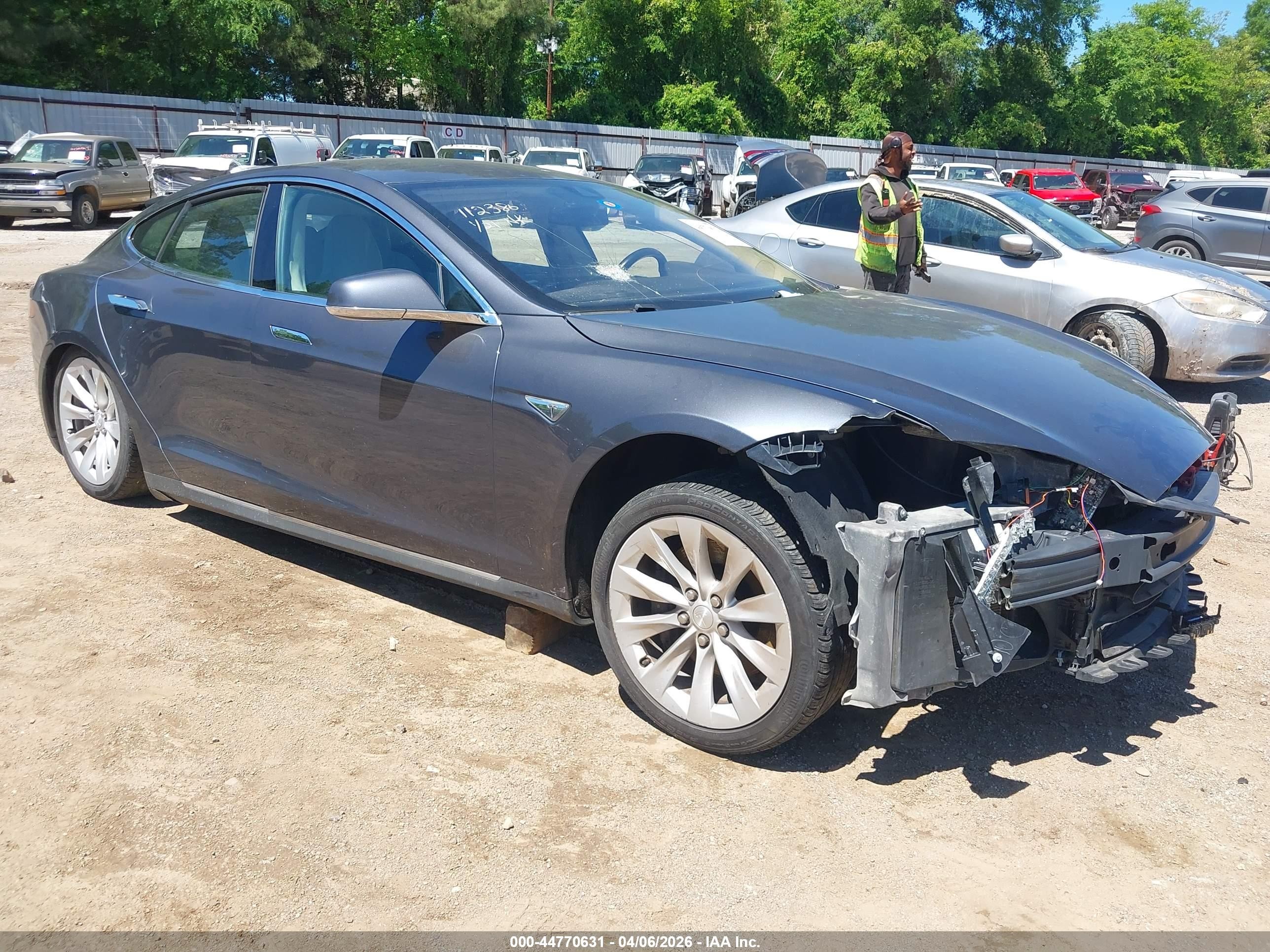 2015 Tesla Model S 60/70/85 Gray vin: 5YJSA1H12FFP74396