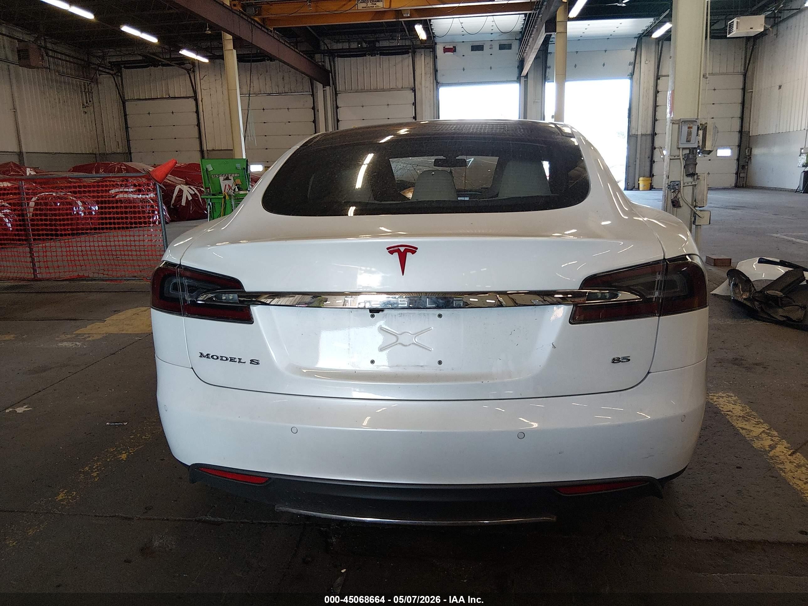 2014 Tesla Model S P85 Белый vin: 5YJSA1H13EFP63681