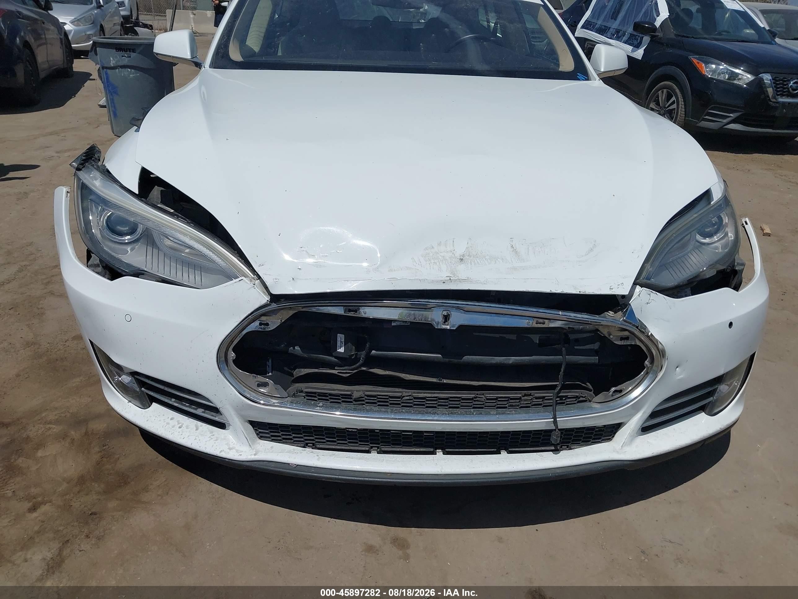 2014 Tesla Model S P85 White vin: 5YJSA1H14EFP35758