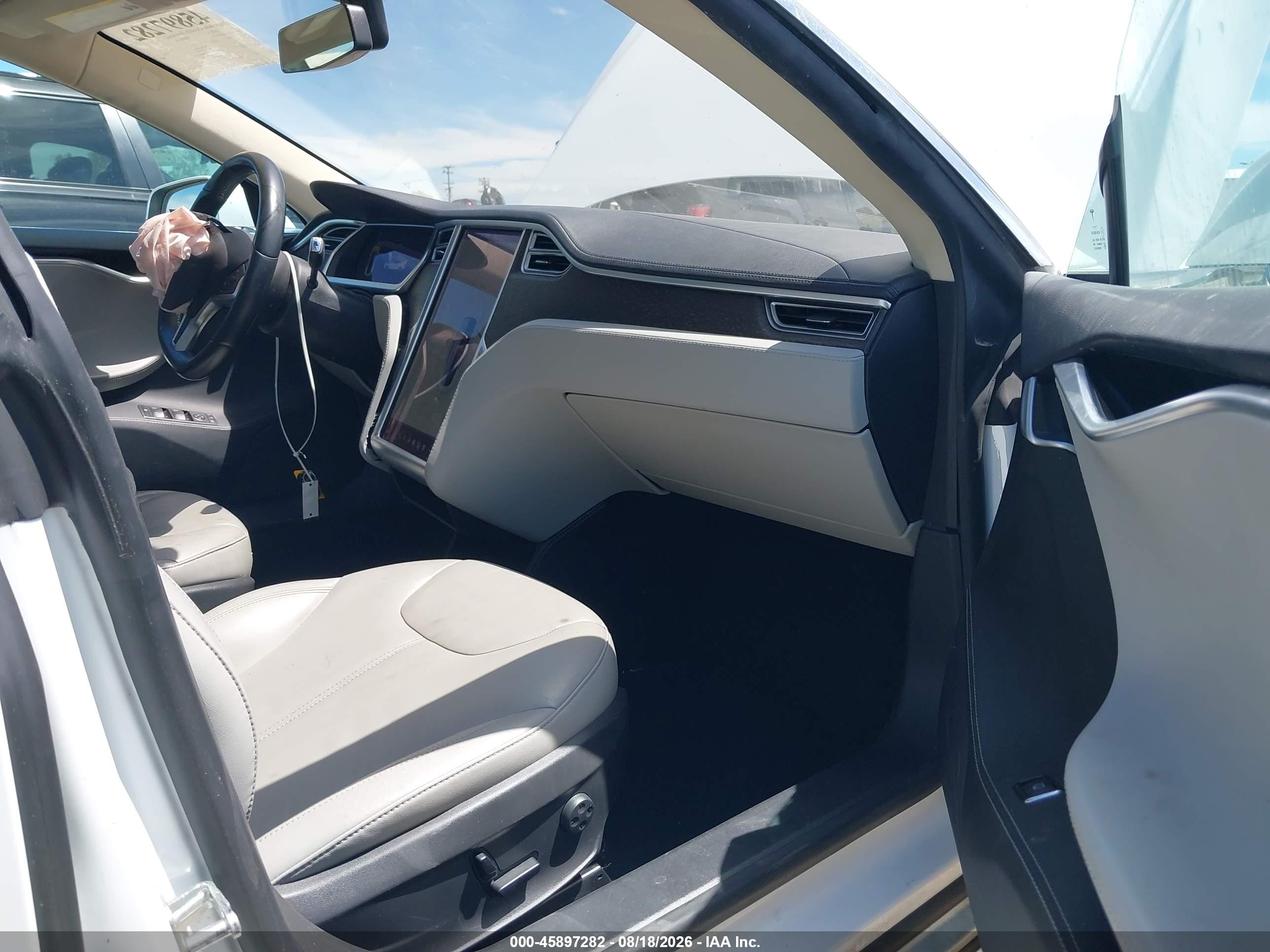 2014 Tesla Model S P85 White vin: 5YJSA1H14EFP35758