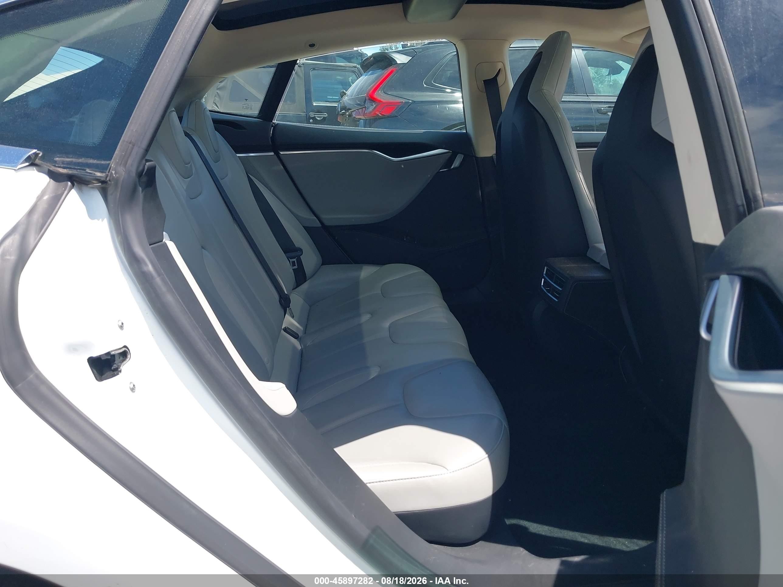 2014 Tesla Model S P85 White vin: 5YJSA1H14EFP35758