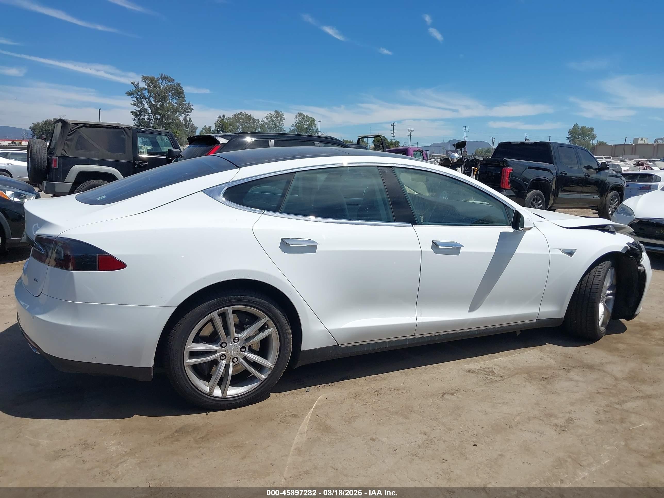 2014 Tesla Model S P85 White vin: 5YJSA1H14EFP35758