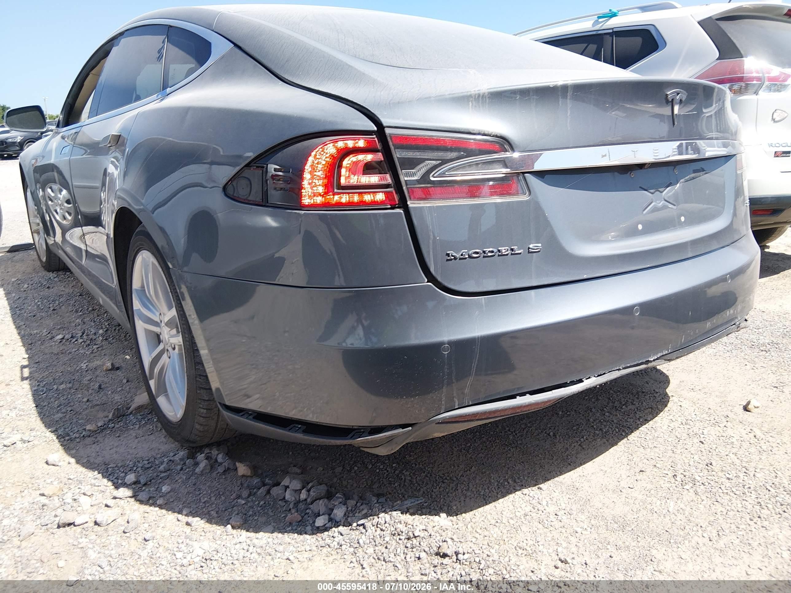 2014 Tesla Model S P85 Серый vin: 5YJSA1H14EFP35789