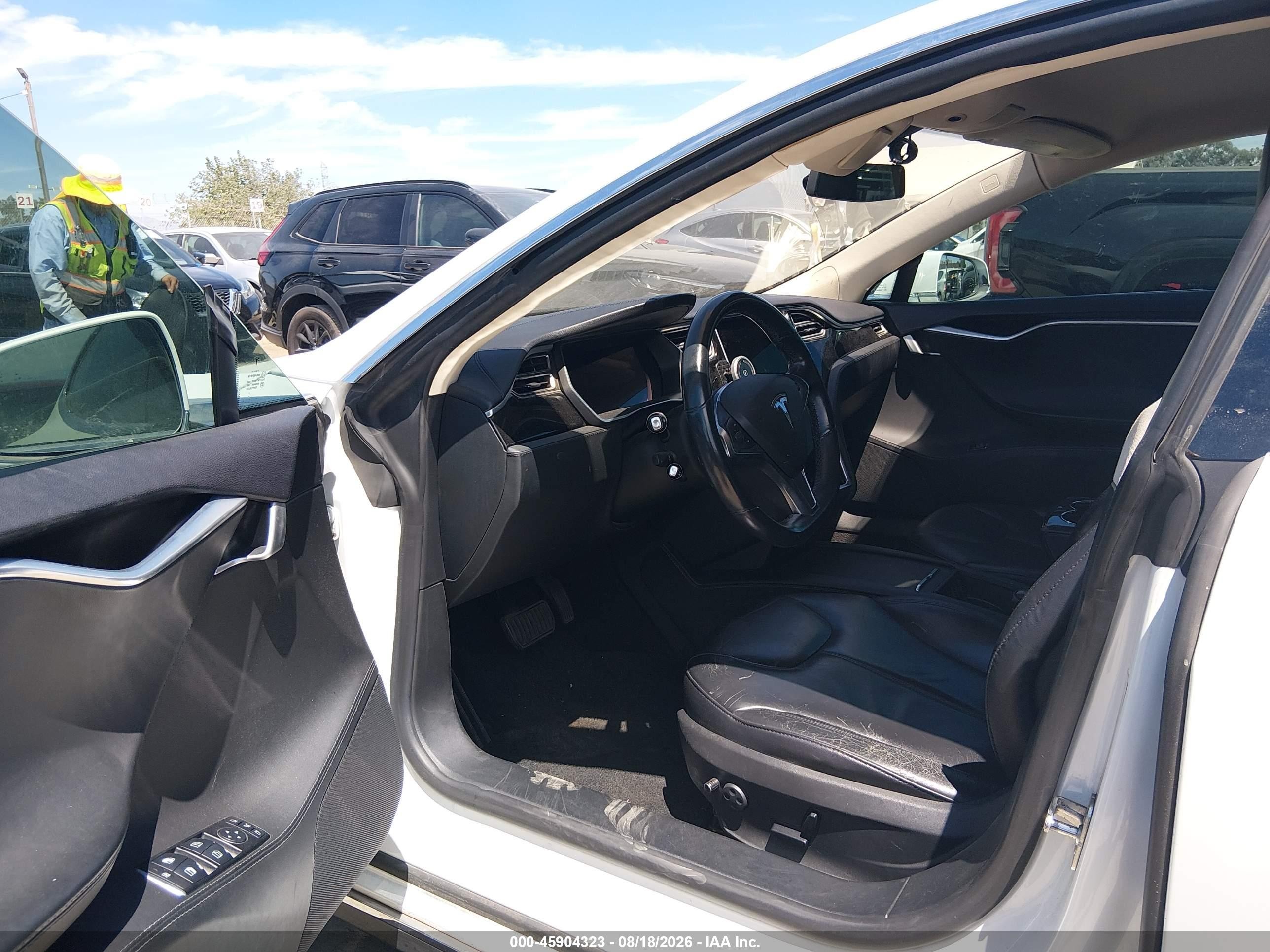 2014 Tesla Model S P85 White vin: 5YJSA1H14EFP52947