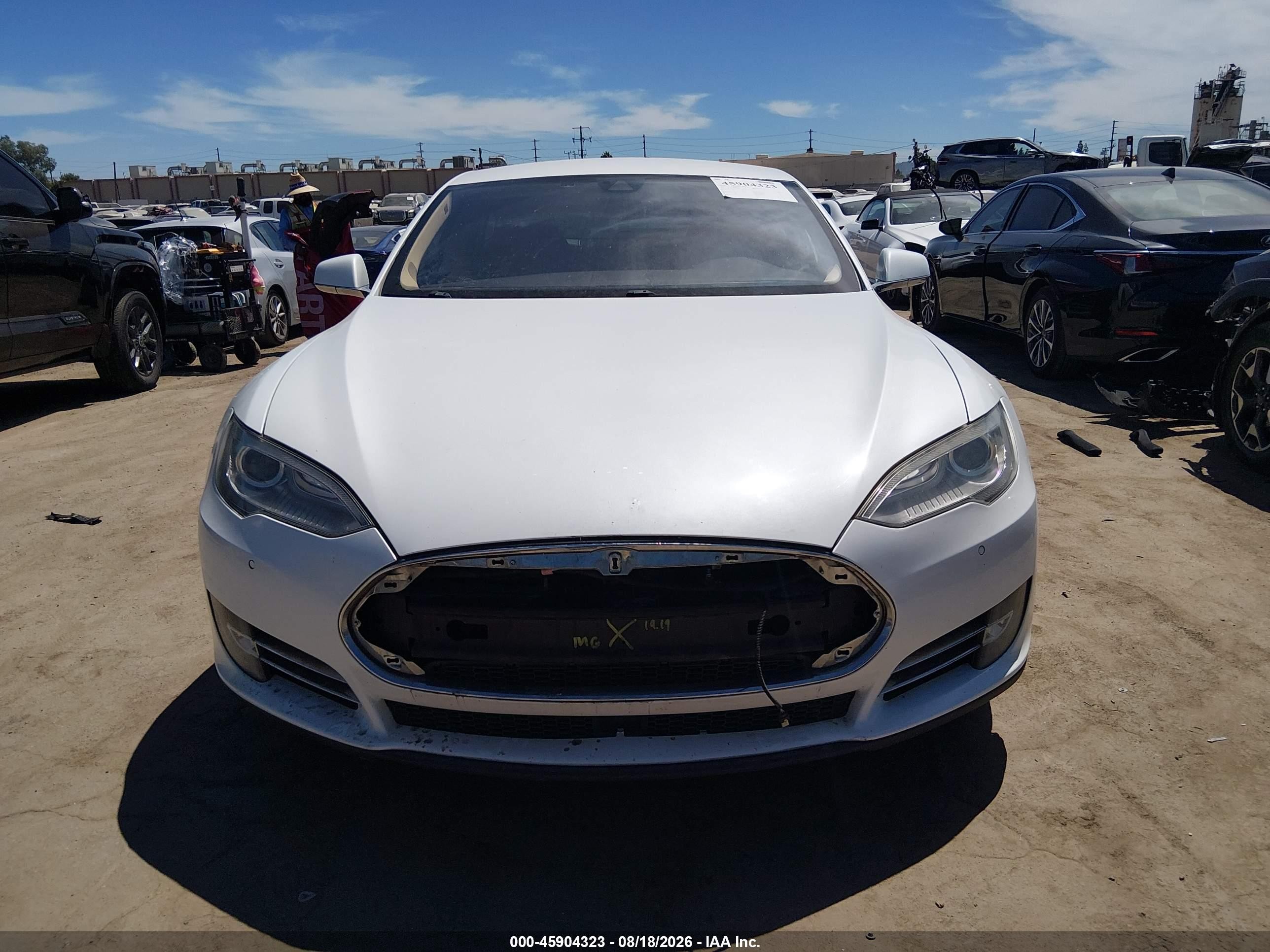 2014 Tesla Model S P85 White vin: 5YJSA1H14EFP52947