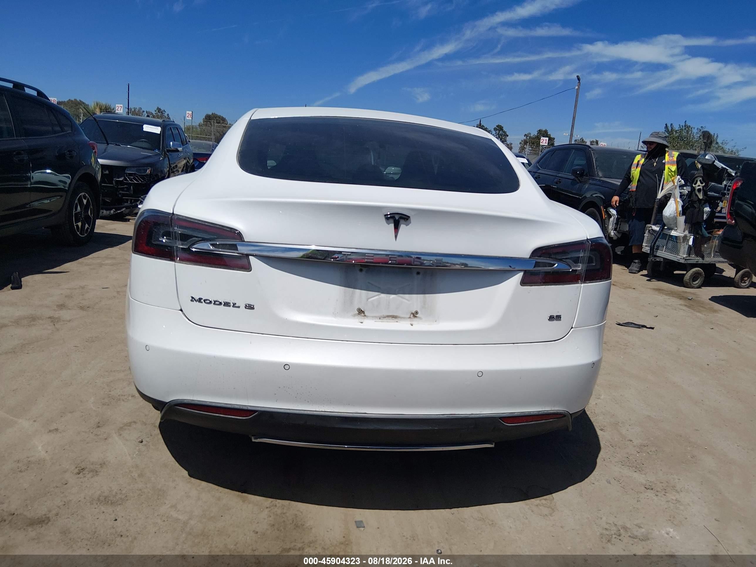 2014 Tesla Model S P85 White vin: 5YJSA1H14EFP52947