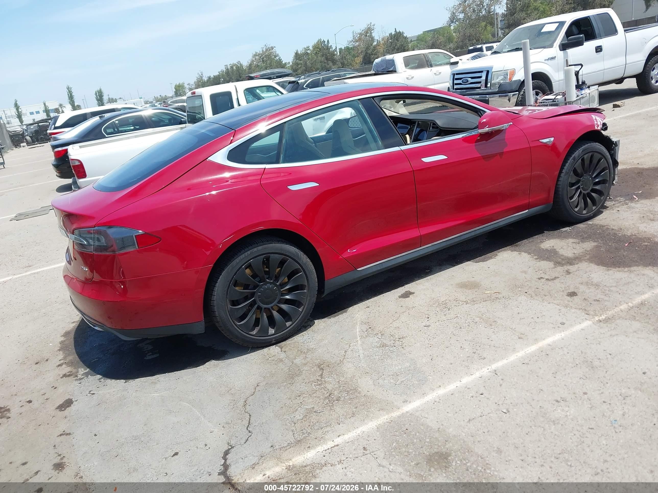 2014 Tesla Model S P85 Красный vin: 5YJSA1H14EFP53354
