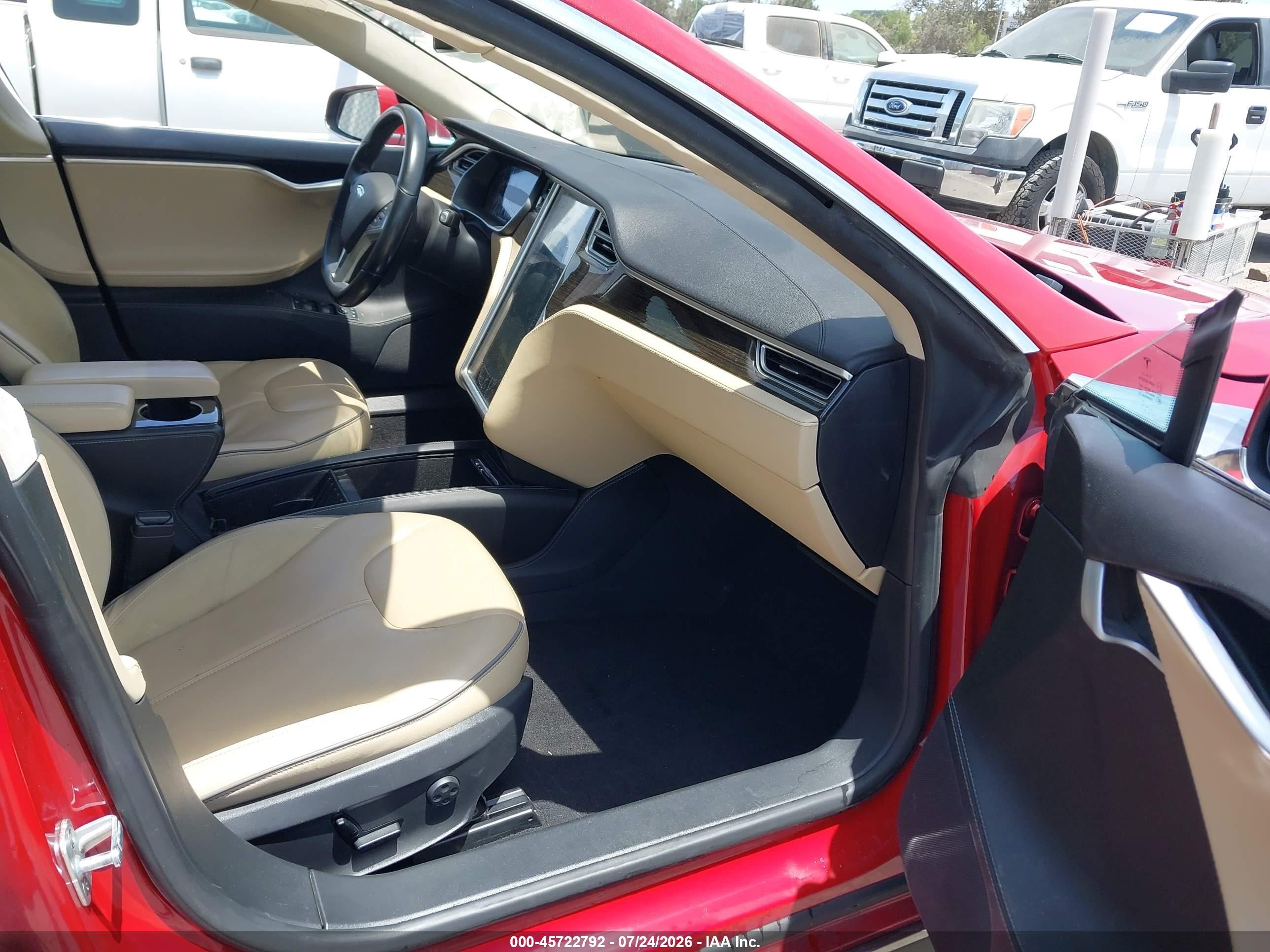 2014 Tesla Model S P85 Красный vin: 5YJSA1H14EFP53354