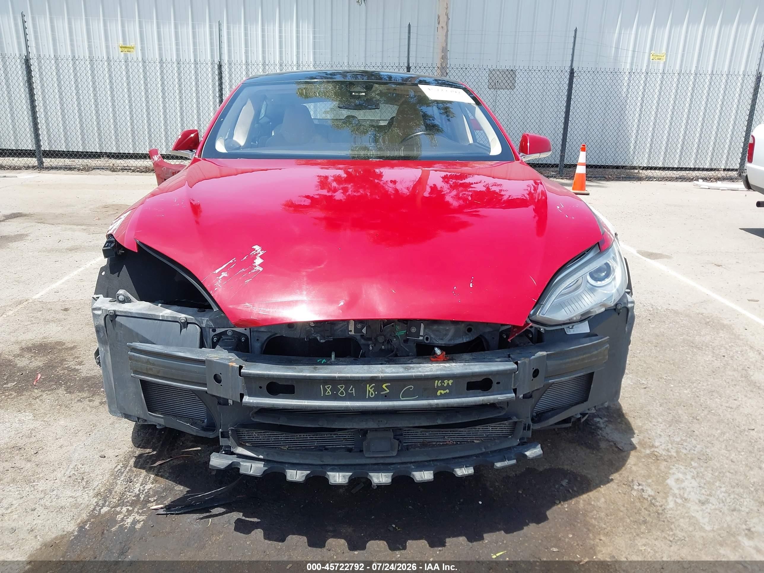 2014 Tesla Model S P85 Красный vin: 5YJSA1H14EFP53354