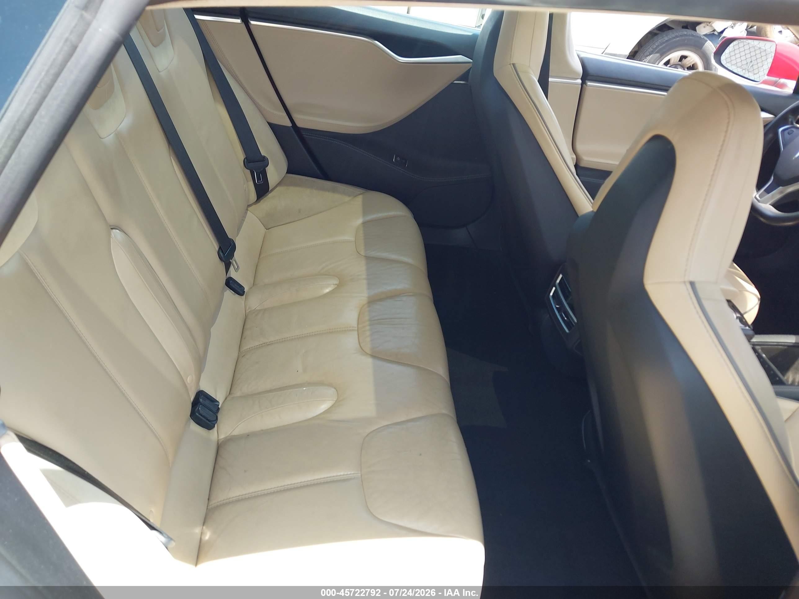 2014 Tesla Model S P85 Красный vin: 5YJSA1H14EFP53354