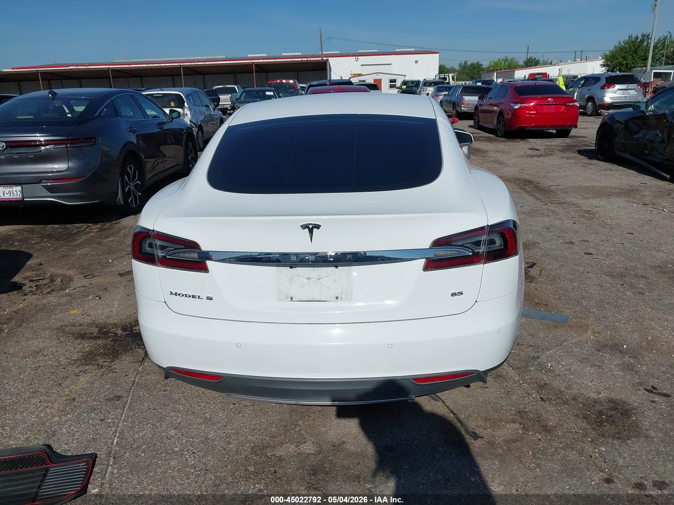 2014 Tesla Model S P85 White vin: 5YJSA1H14EFP65276