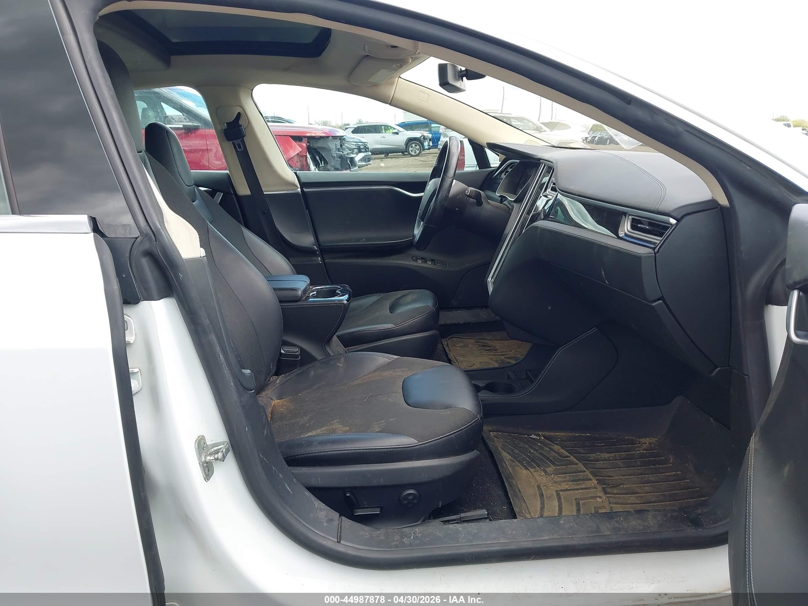 2014 Tesla Model S P85 White vin: 5YJSA1H15EFP49393