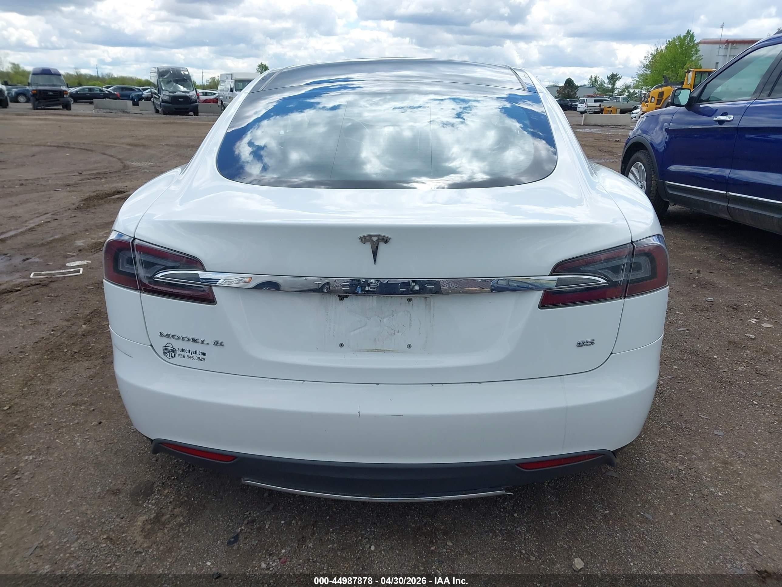 2014 Tesla Model S P85 White vin: 5YJSA1H15EFP49393