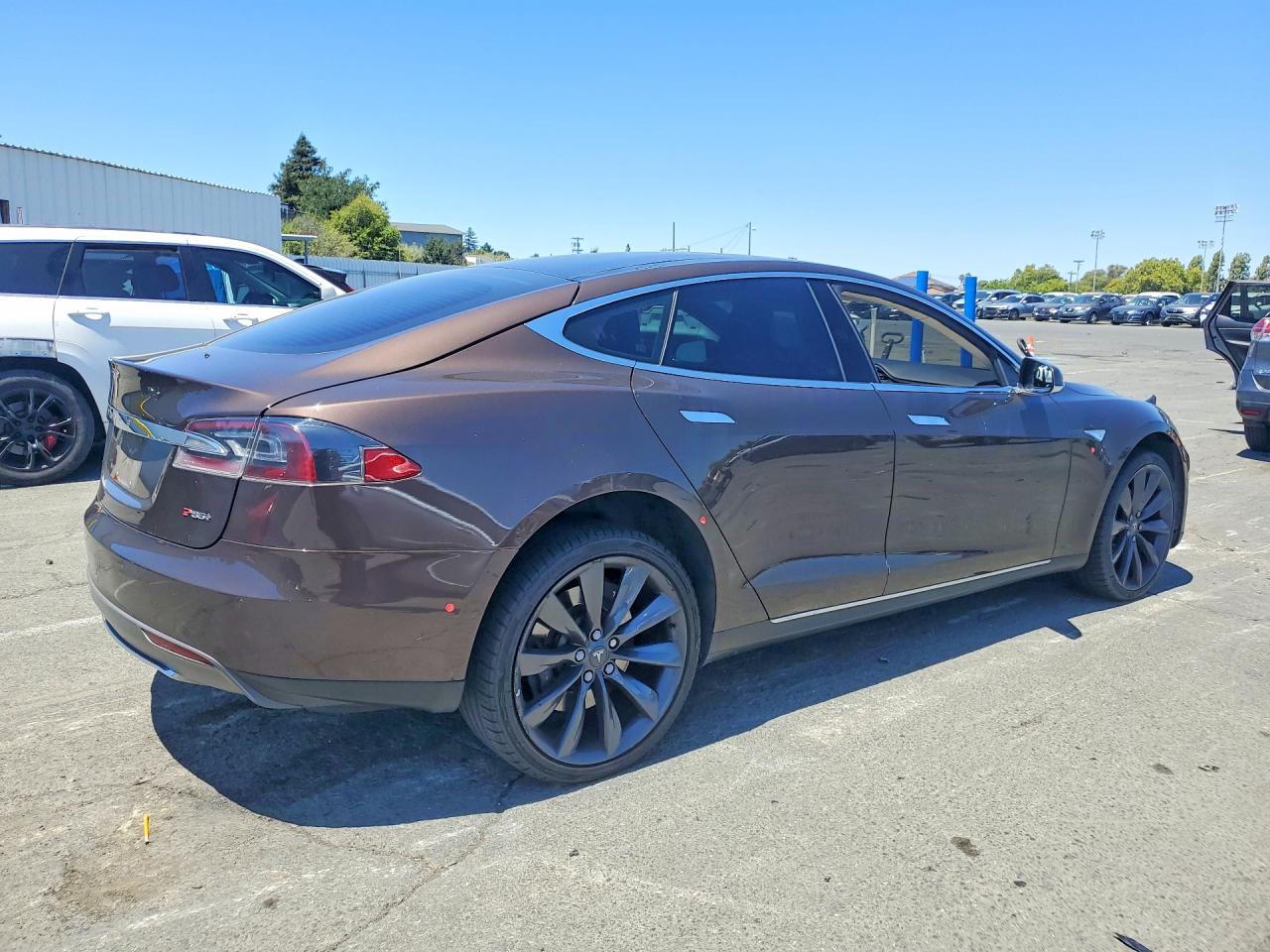 2014 Tesla Model S Brown vin: 5YJSA1H15EFP50303
