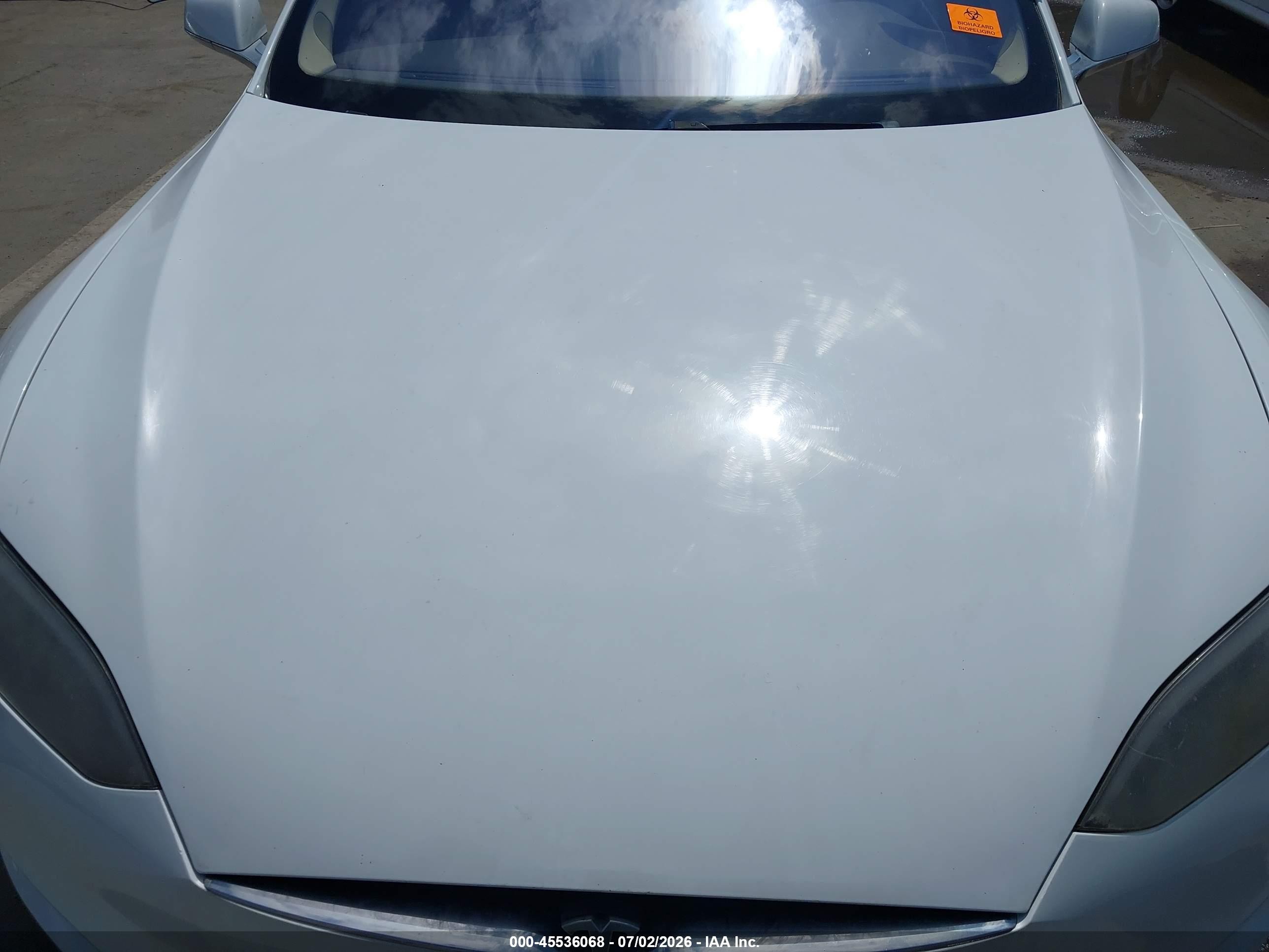 2015 Tesla Model S   White vin: 5YJSA1H15FFP78264