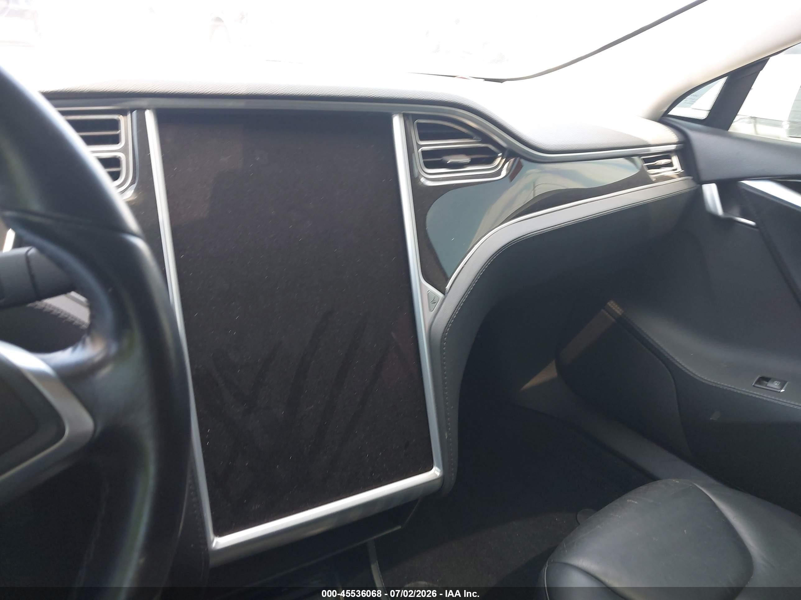 2015 Tesla Model S   White vin: 5YJSA1H15FFP78264