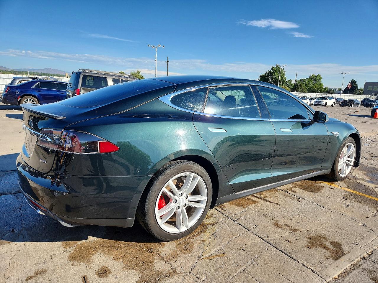 2014 Tesla Model S Green vin: 5YJSA1H16EFP32943