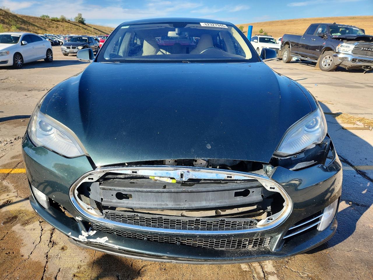 2014 Tesla Model S Green vin: 5YJSA1H16EFP32943