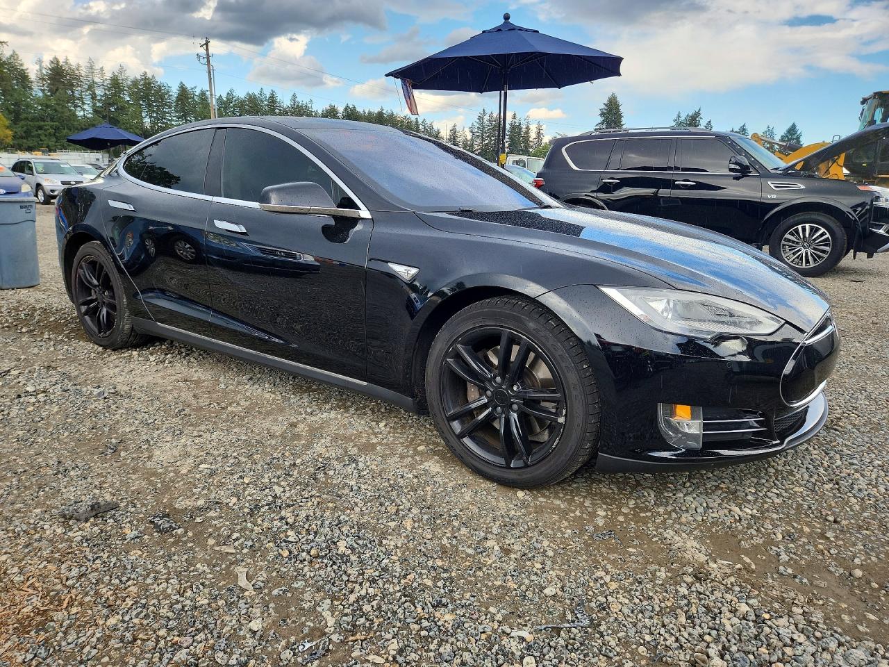2014 Tesla Model S Black vin: 5YJSA1H16EFP42176