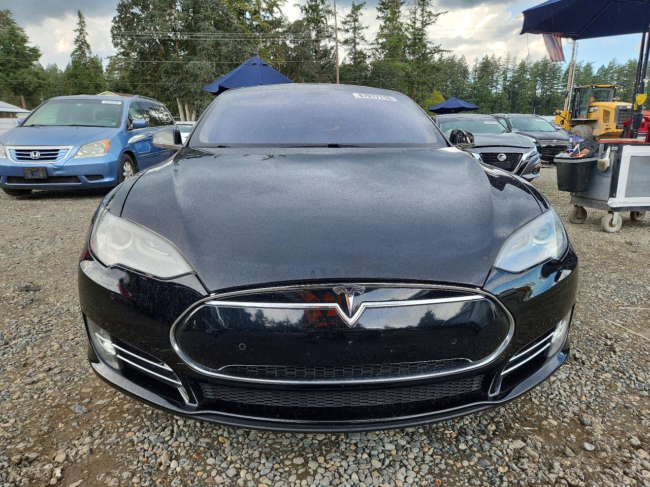 2014 Tesla Model S Black vin: 5YJSA1H16EFP42176
