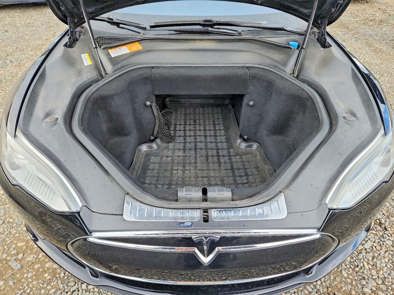 2014 Tesla Model S Black vin: 5YJSA1H16EFP42176