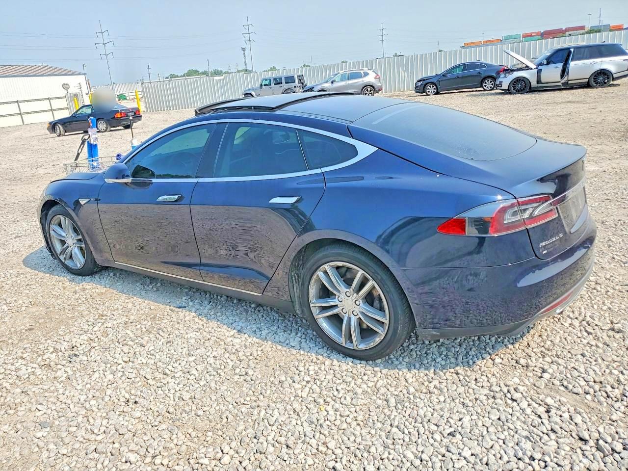 2014 Tesla Model S Black vin: 5YJSA1H16EFP46759