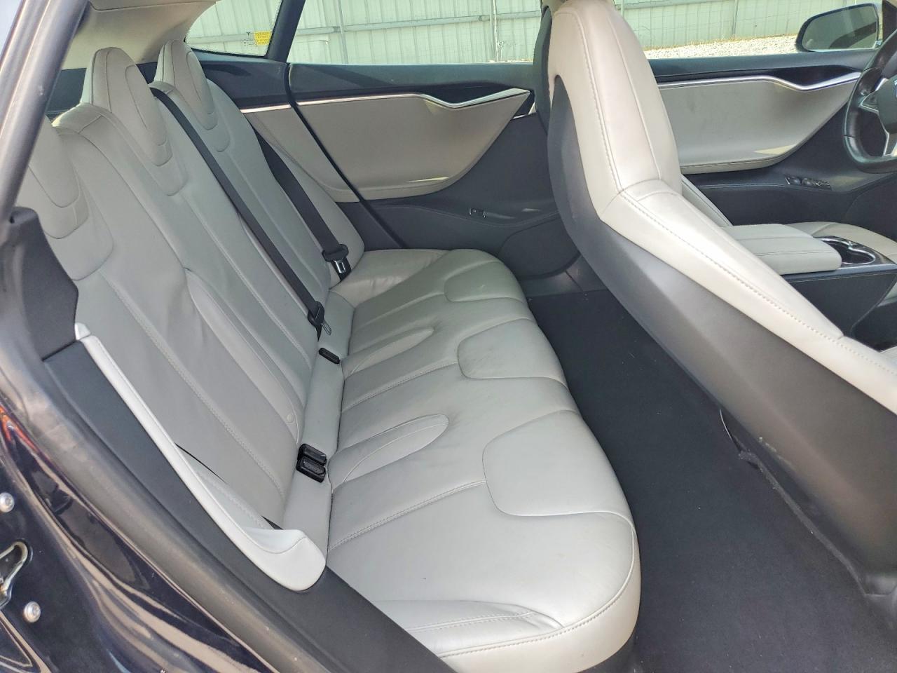 2014 Tesla Model S Black vin: 5YJSA1H16EFP46759