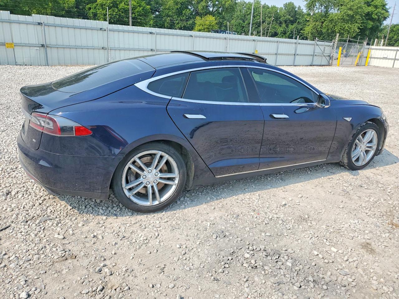 2014 Tesla Model S Black vin: 5YJSA1H16EFP46759
