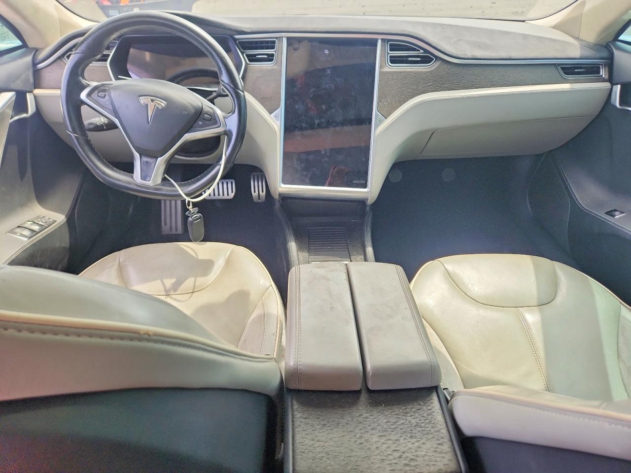 2014 Tesla Model S Silver vin: 5YJSA1H16EFP48091